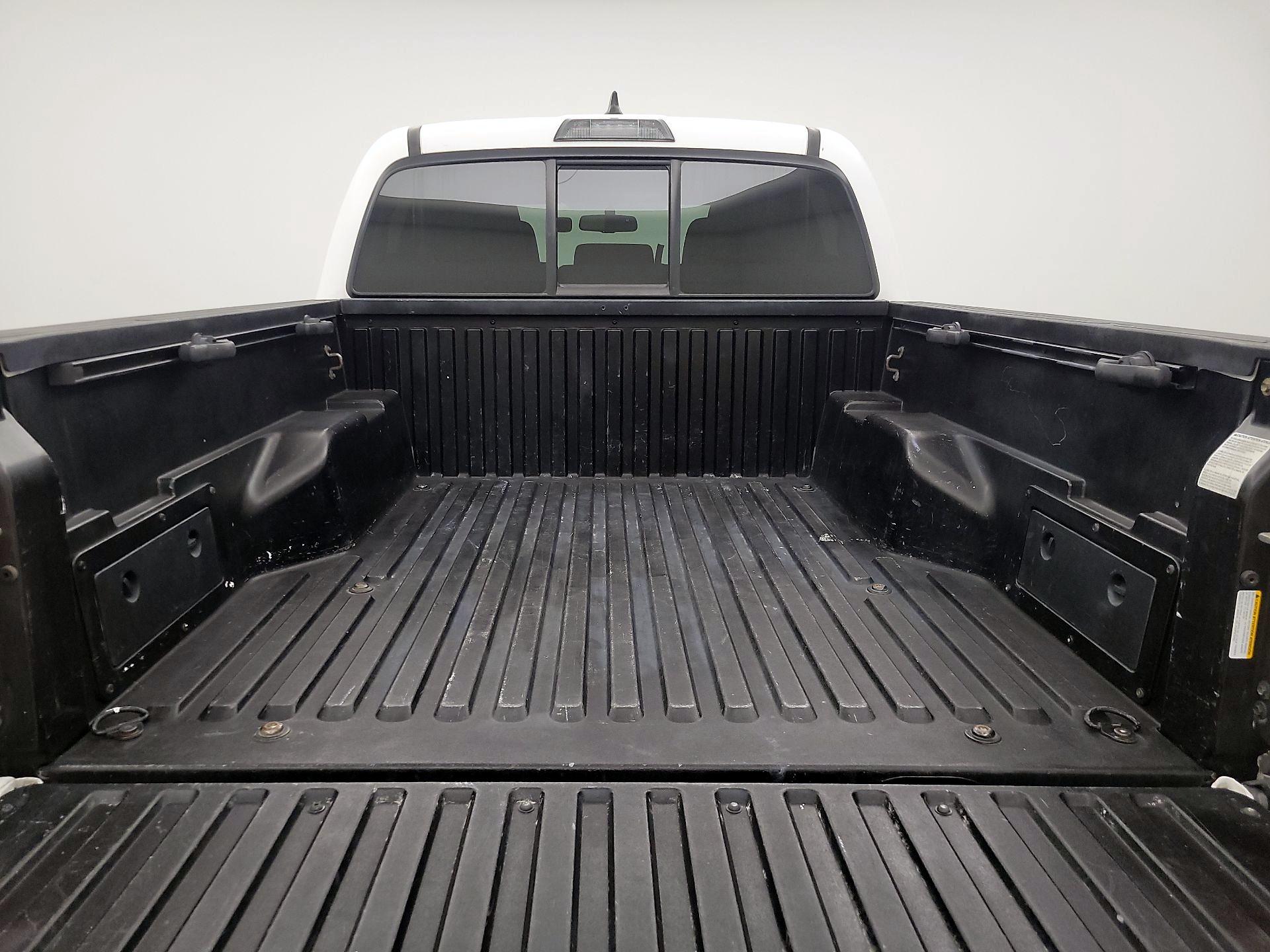 Thumbnail: 2016 Toyota Tacoma - 20