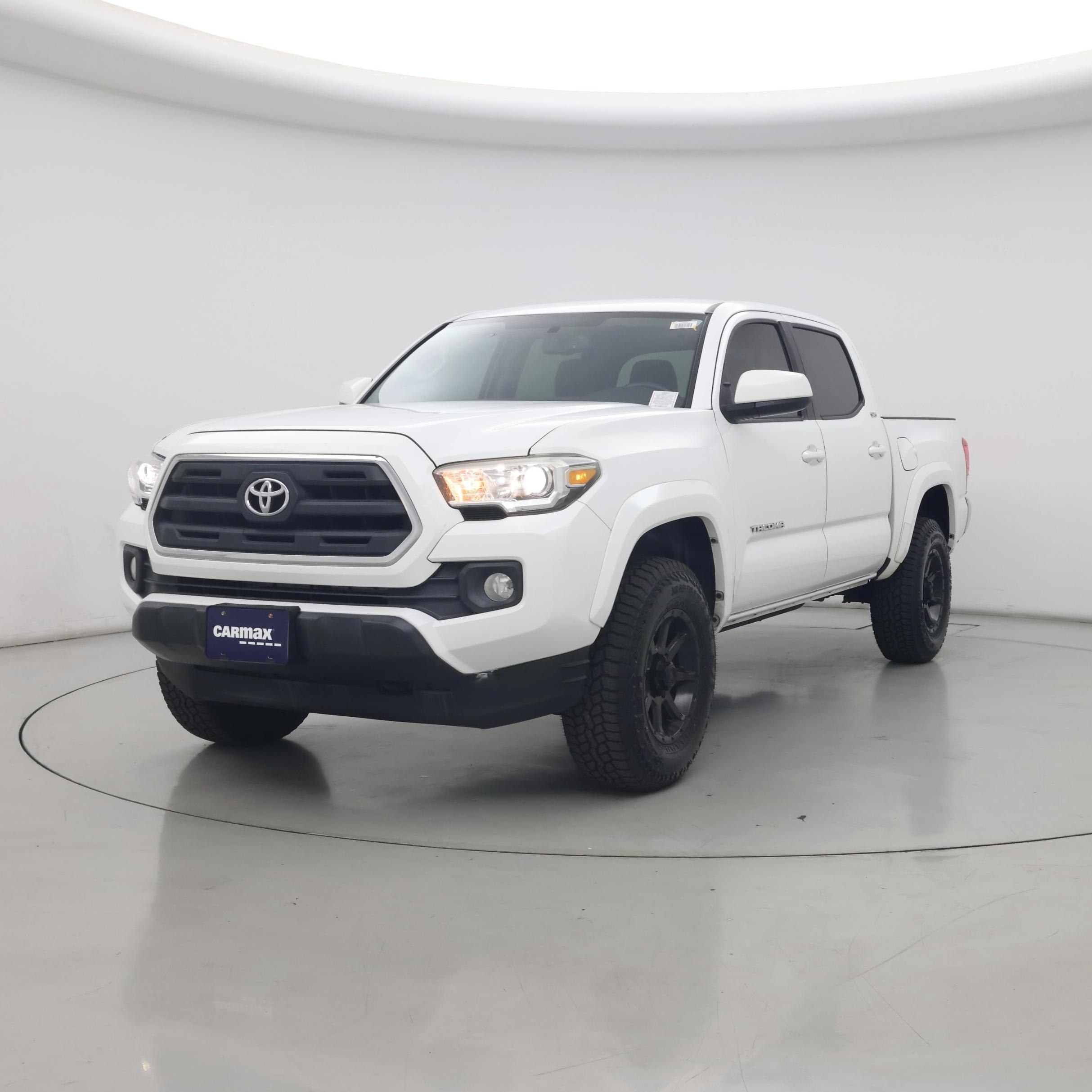 Thumbnail: 2016 Toyota Tacoma - 4