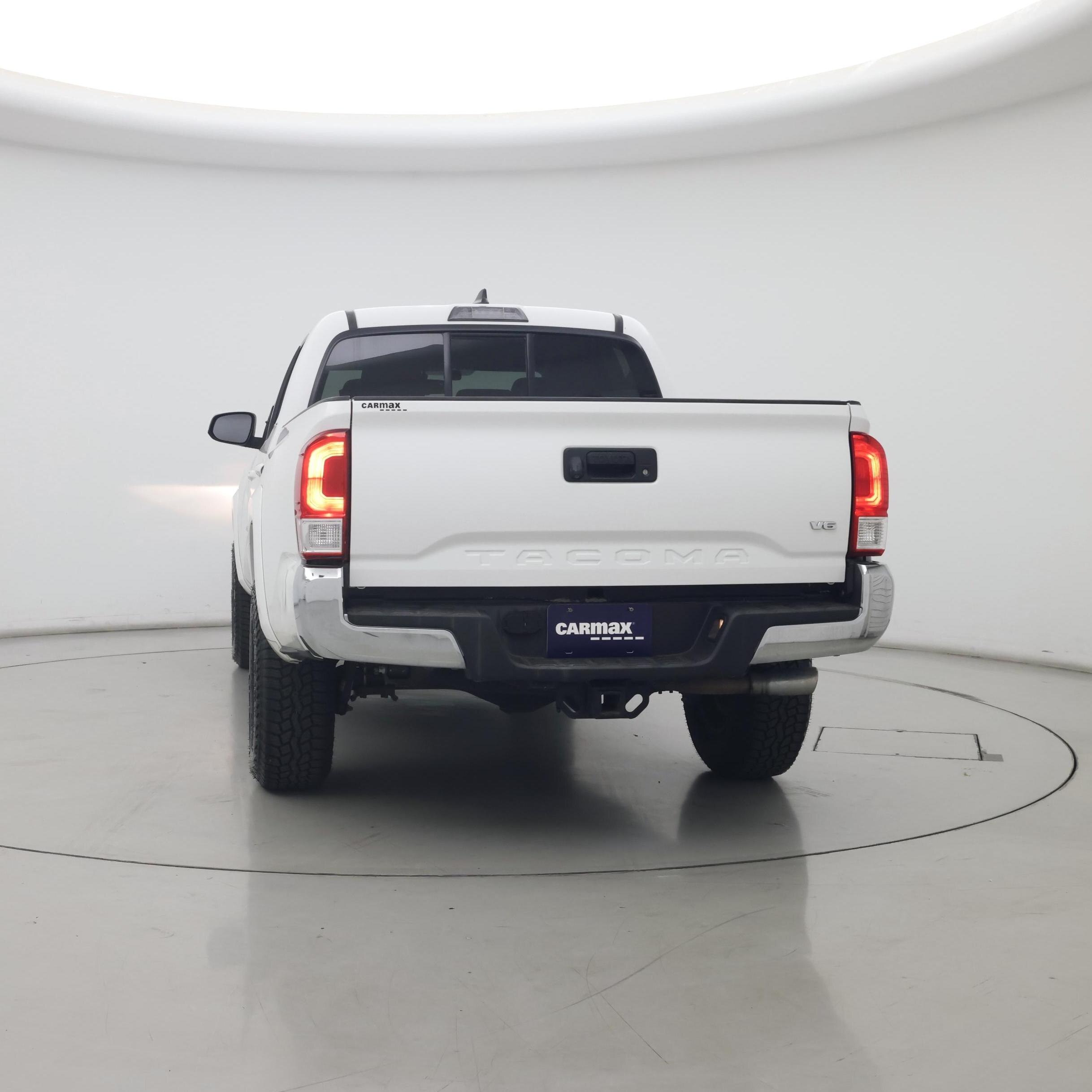 Thumbnail: 2016 Toyota Tacoma - 6