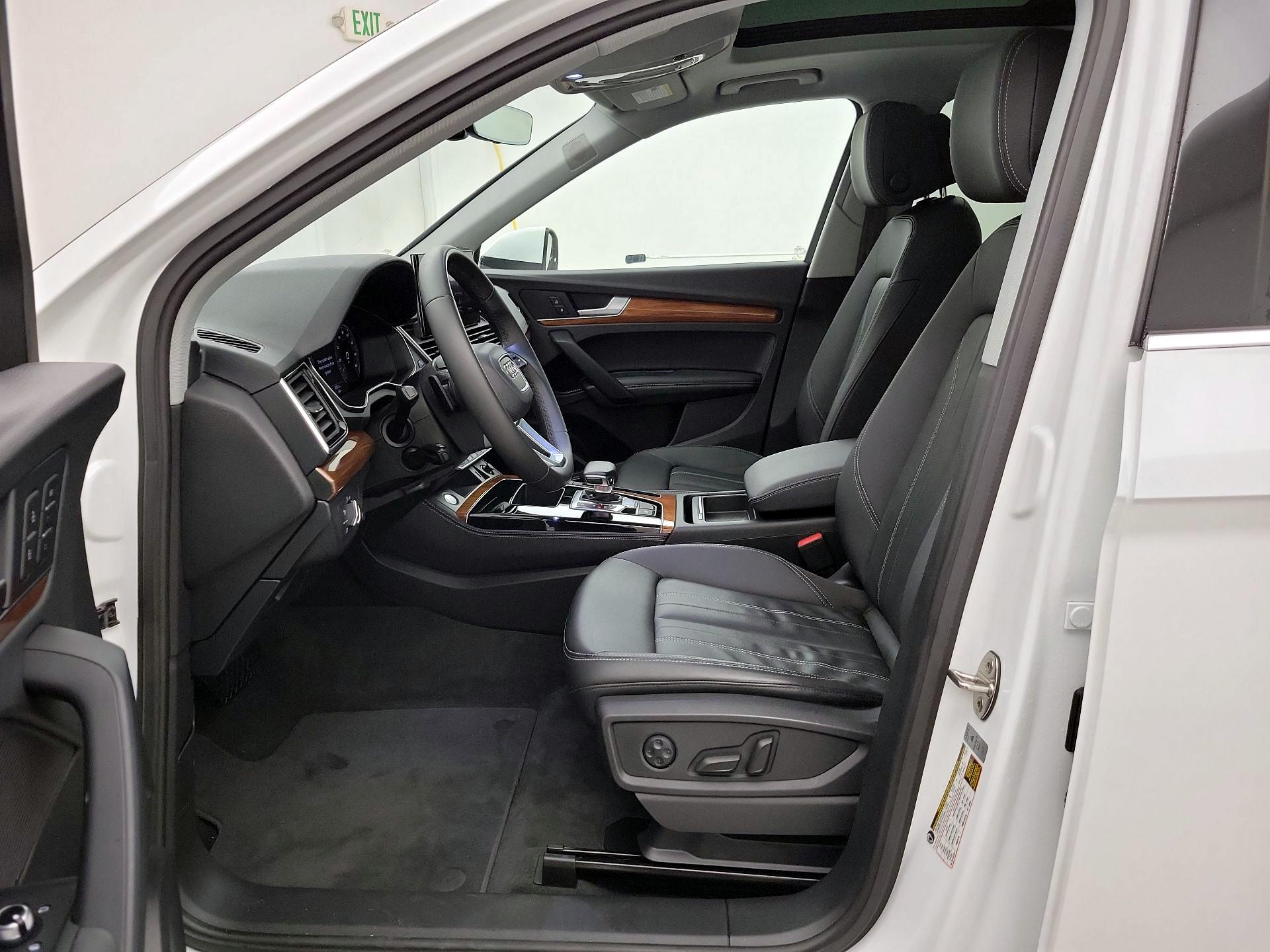 Thumbnail: 2022 Audi Q5 - 11