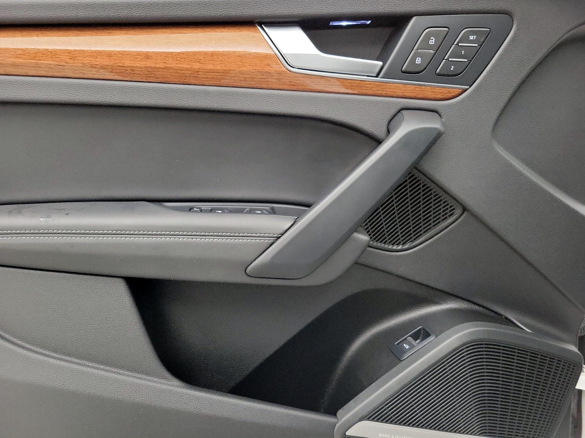 Thumbnail: 2022 Audi Q5 - 12