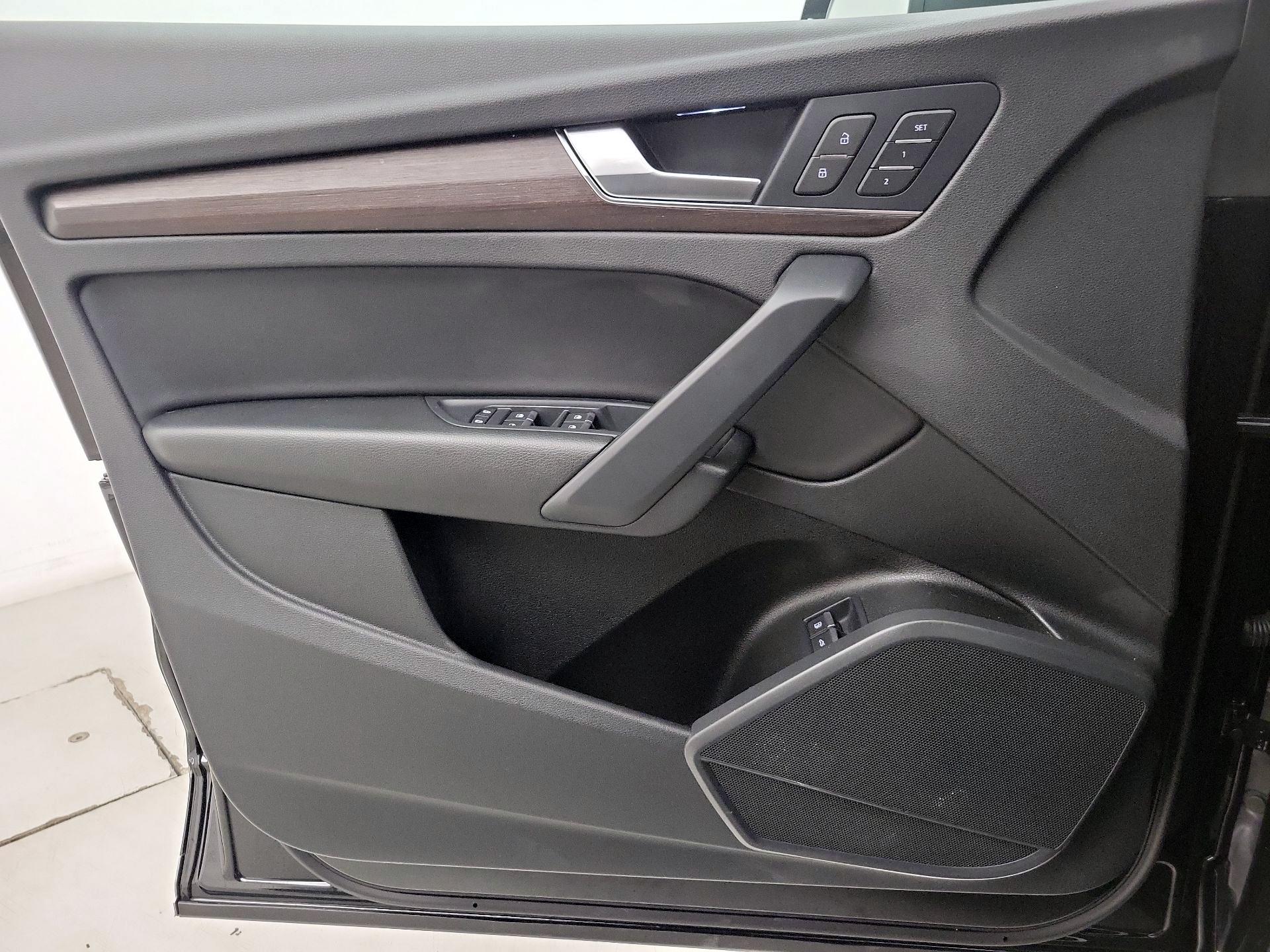 Thumbnail: 2023 Audi Q5 - 12