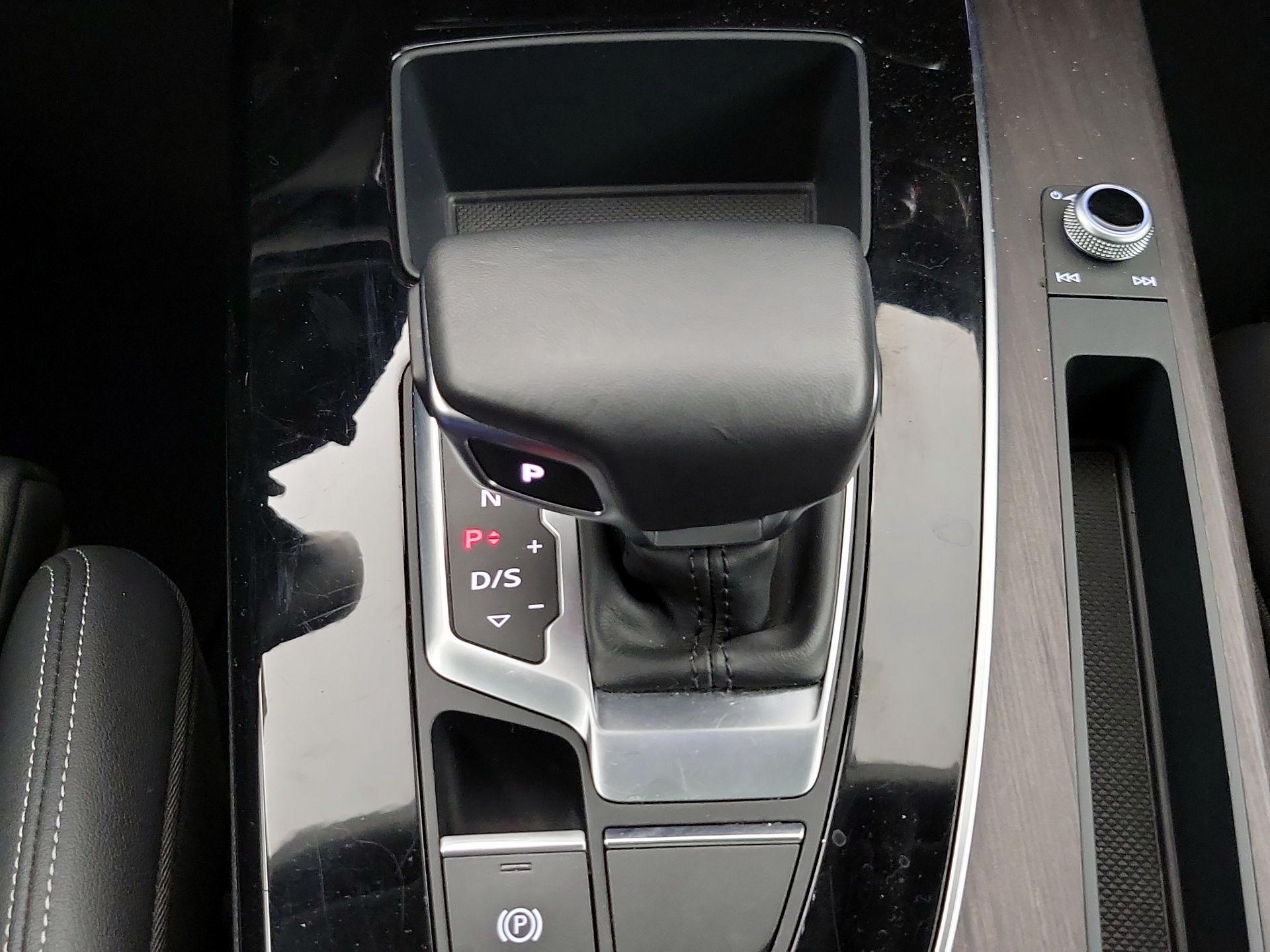 Thumbnail: 2023 Audi Q5 - 17