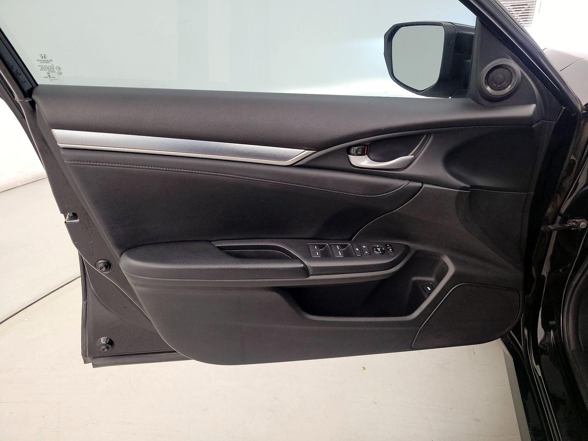 Thumbnail: 2017 Honda Civic - 12