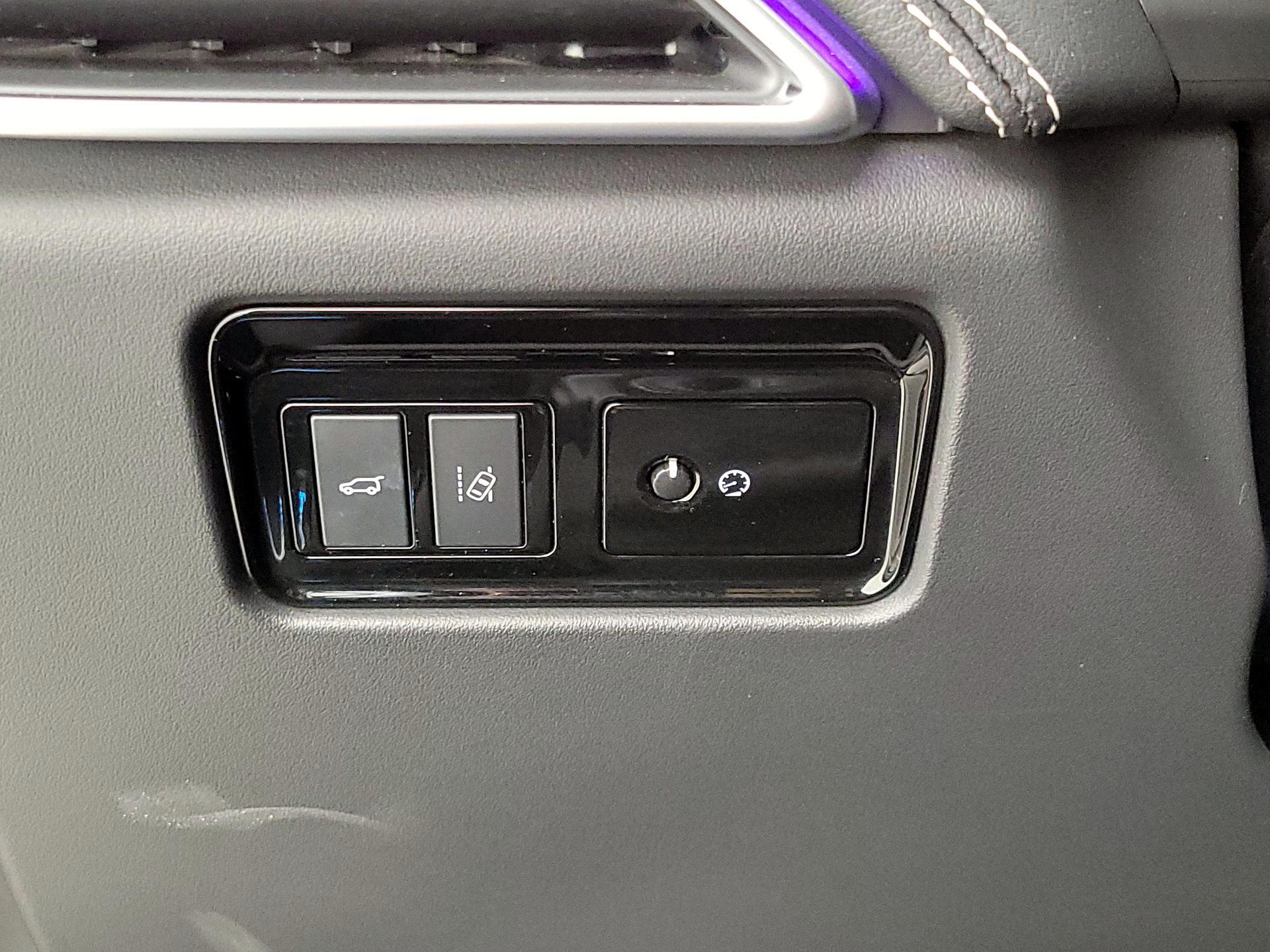 Thumbnail: 2018 Jaguar F-Pace - 13