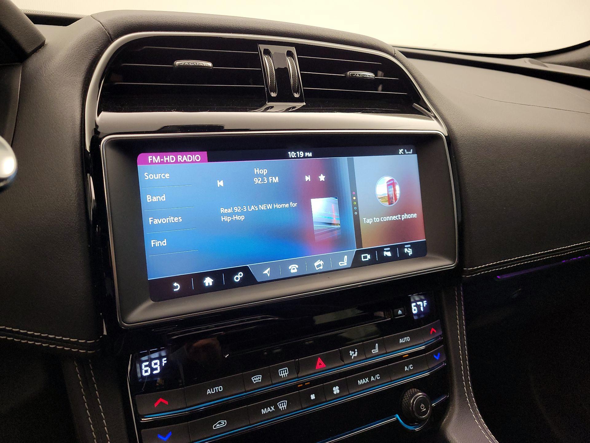 Thumbnail: 2018 Jaguar F-Pace - 15