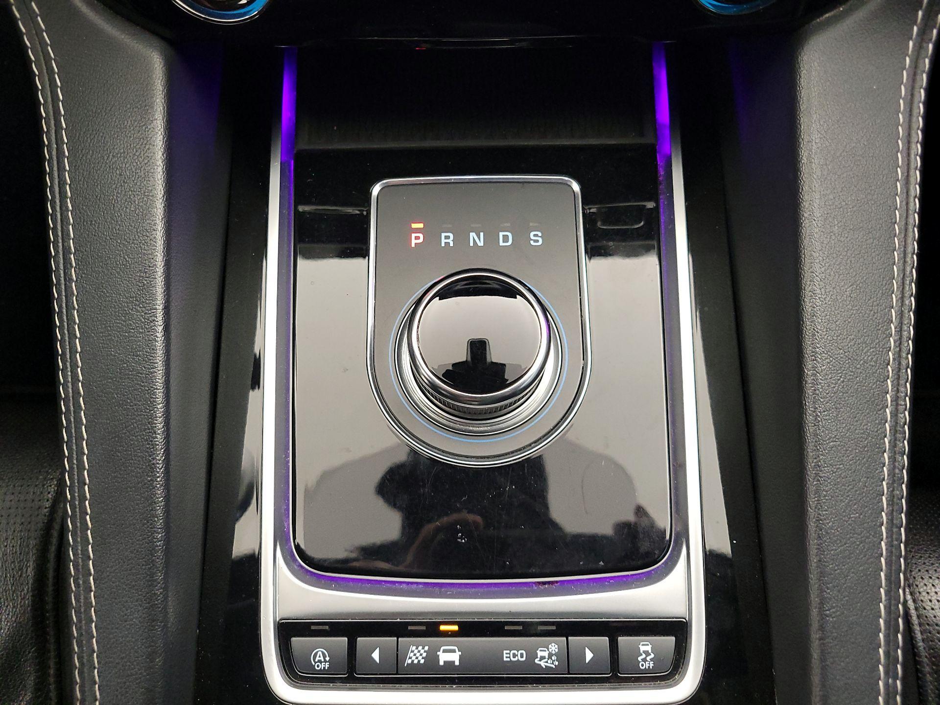 Thumbnail: 2018 Jaguar F-Pace - 17