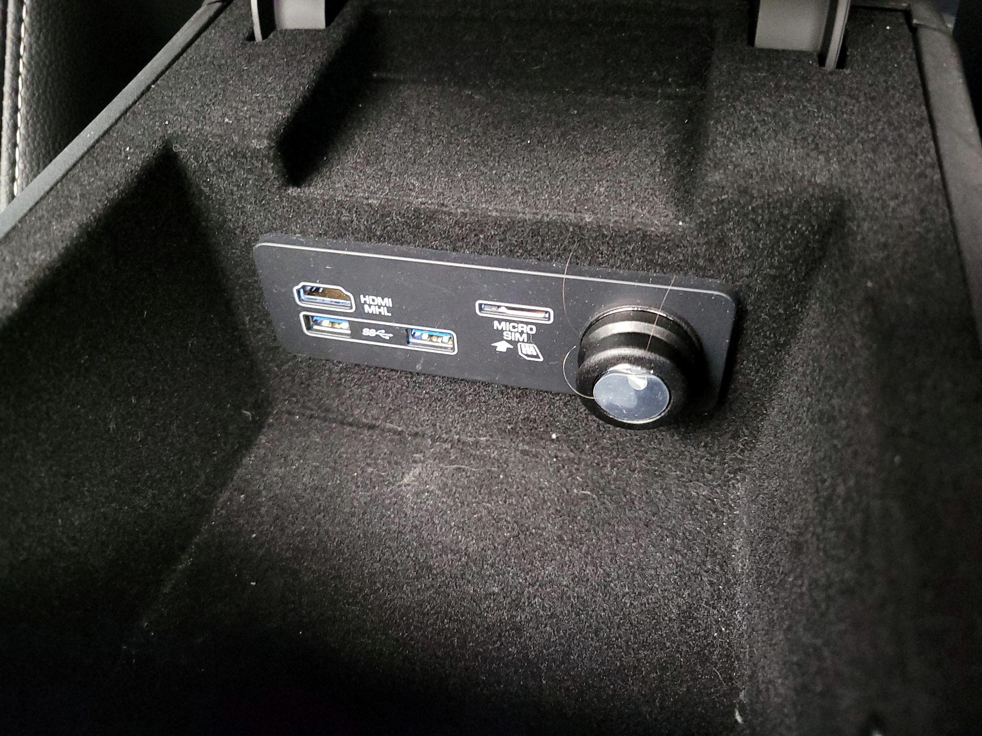 Thumbnail: 2018 Jaguar F-Pace - 18