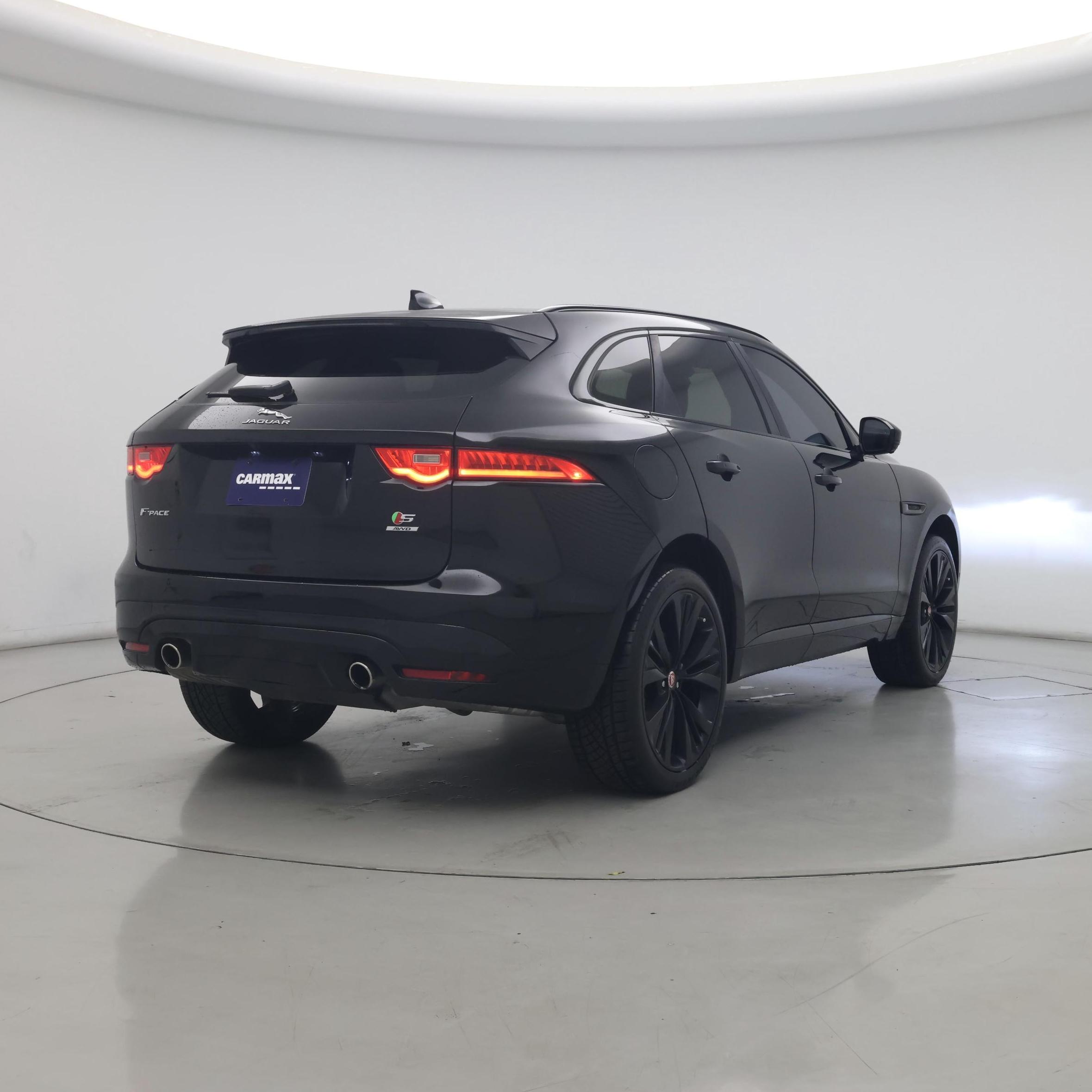 Thumbnail: 2018 Jaguar F-Pace - 8