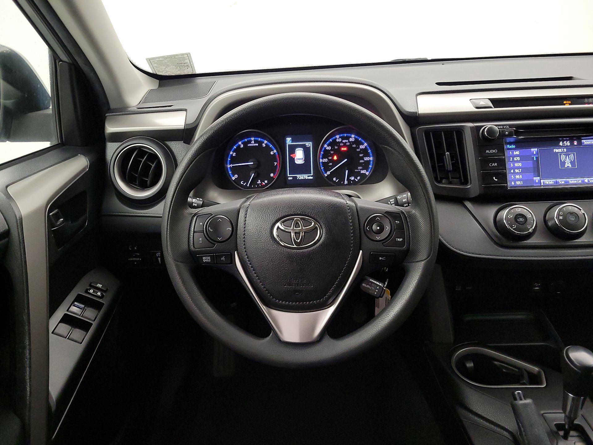 Thumbnail: 2018 Toyota RAV4 - 10
