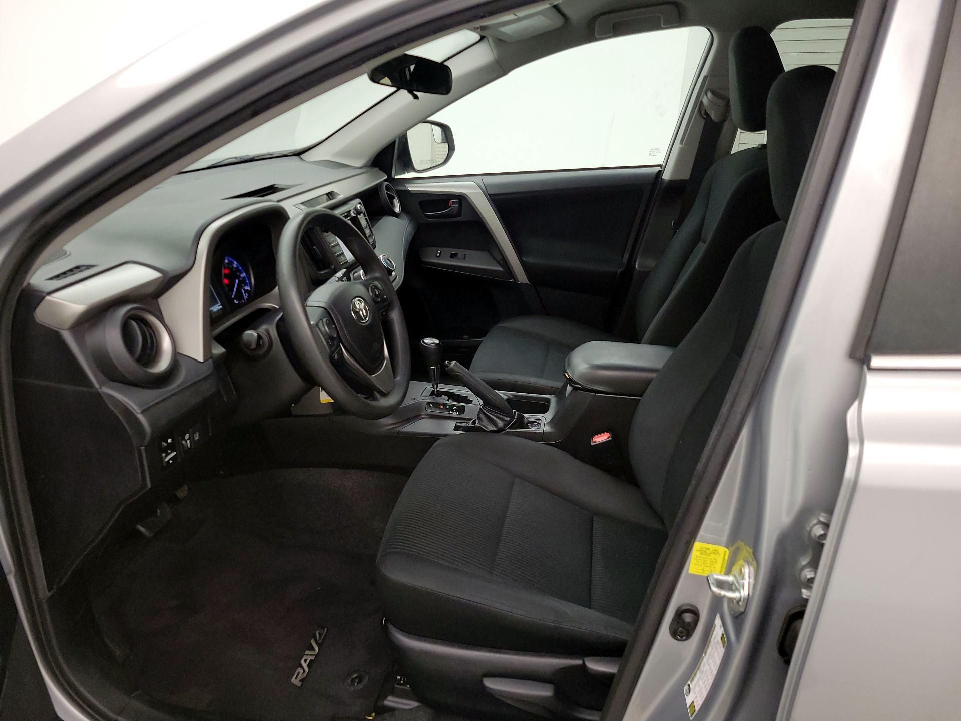 Thumbnail: 2018 Toyota RAV4 - 11