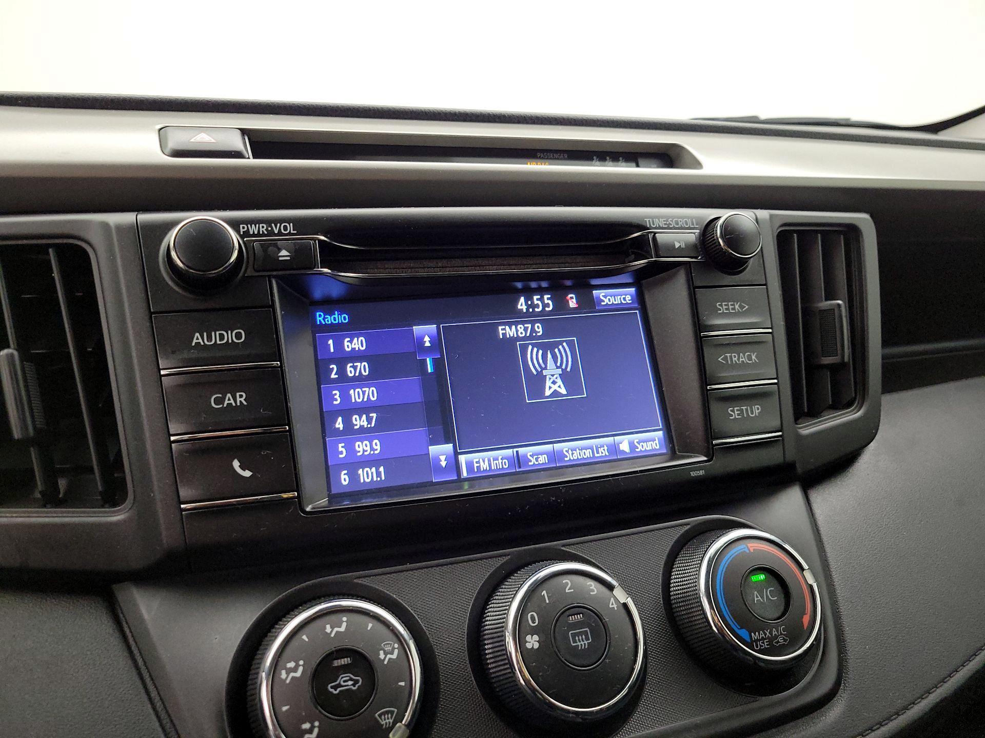 Thumbnail: 2018 Toyota RAV4 - 15