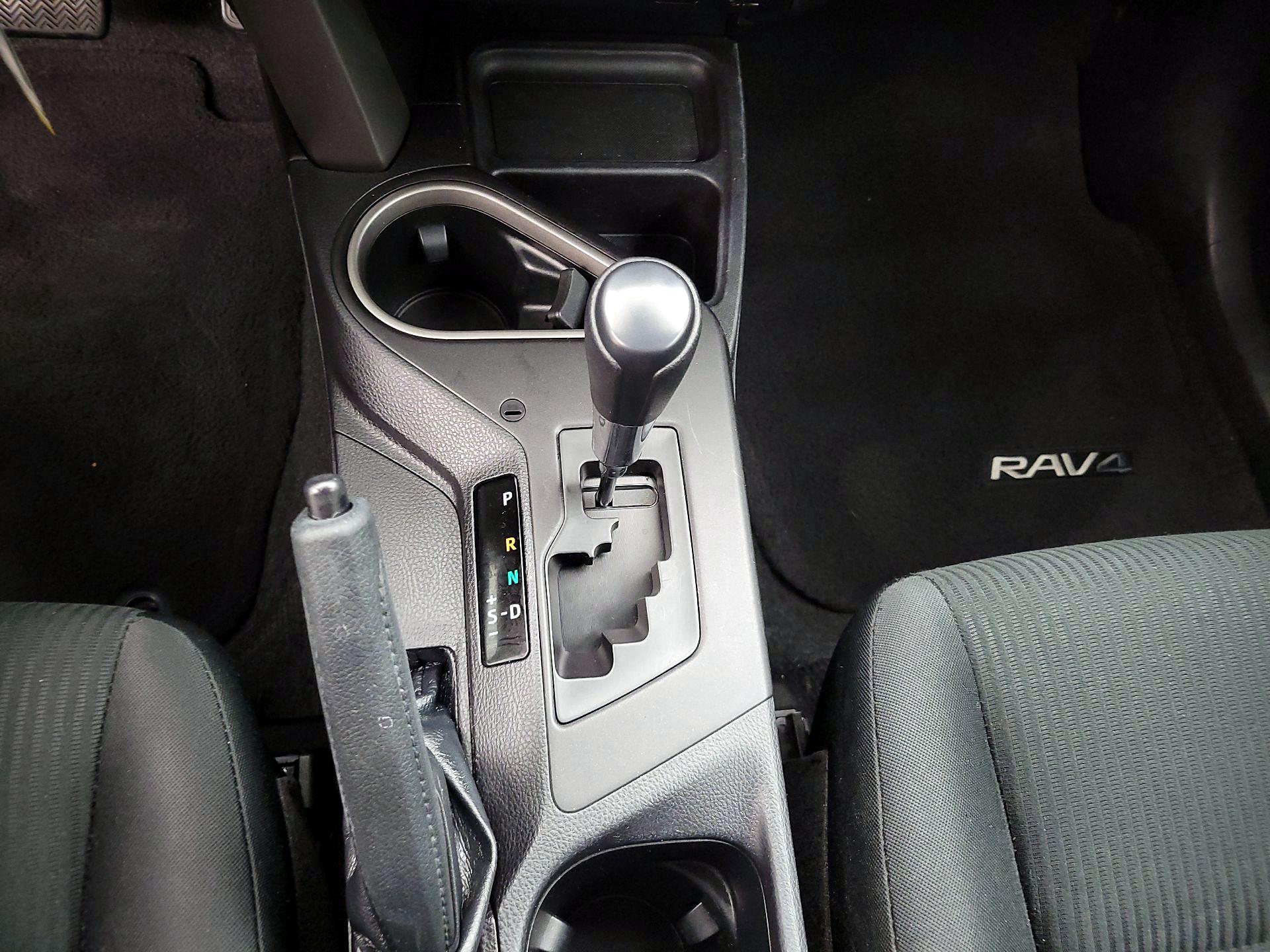 Thumbnail: 2018 Toyota RAV4 - 17