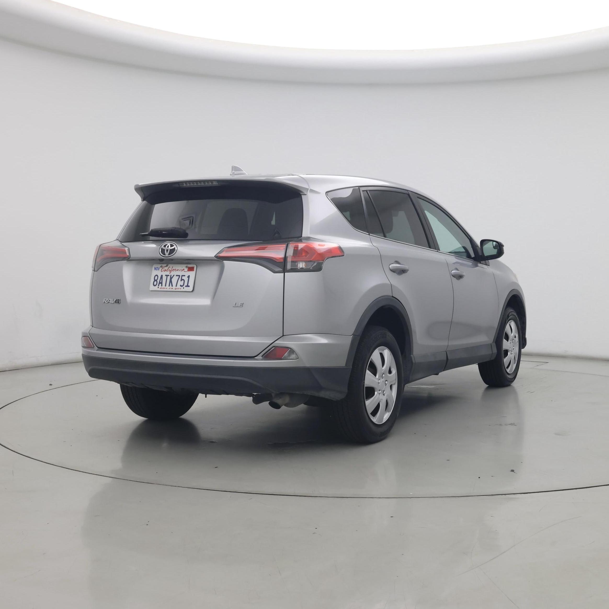 Thumbnail: 2018 Toyota RAV4 - 8