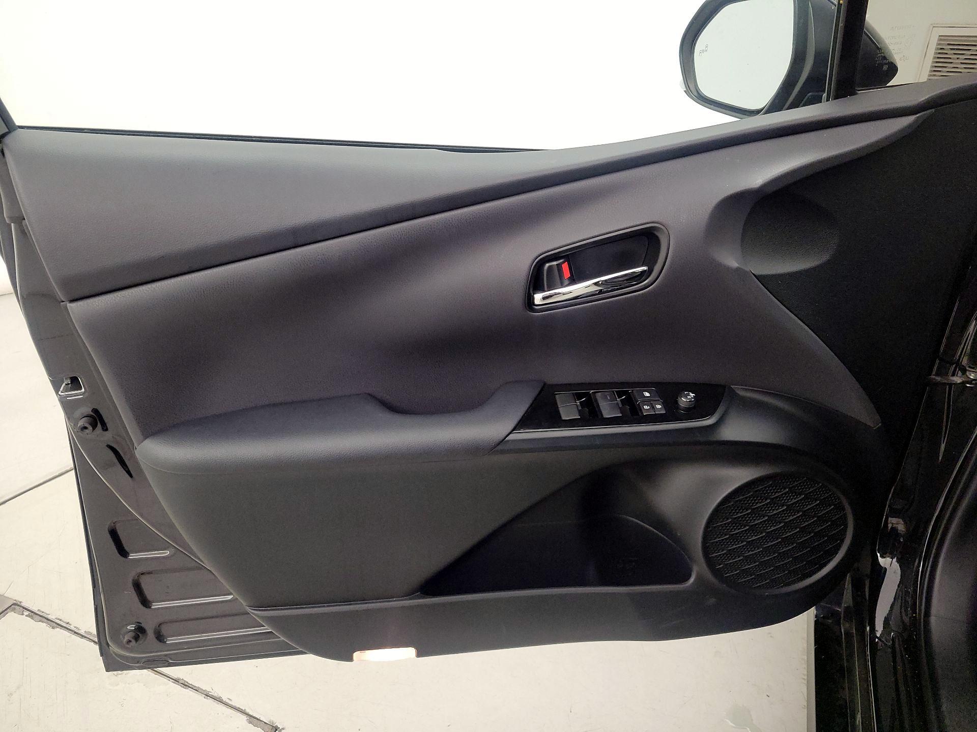 Thumbnail: 2021 Toyota Prius Prime - 12