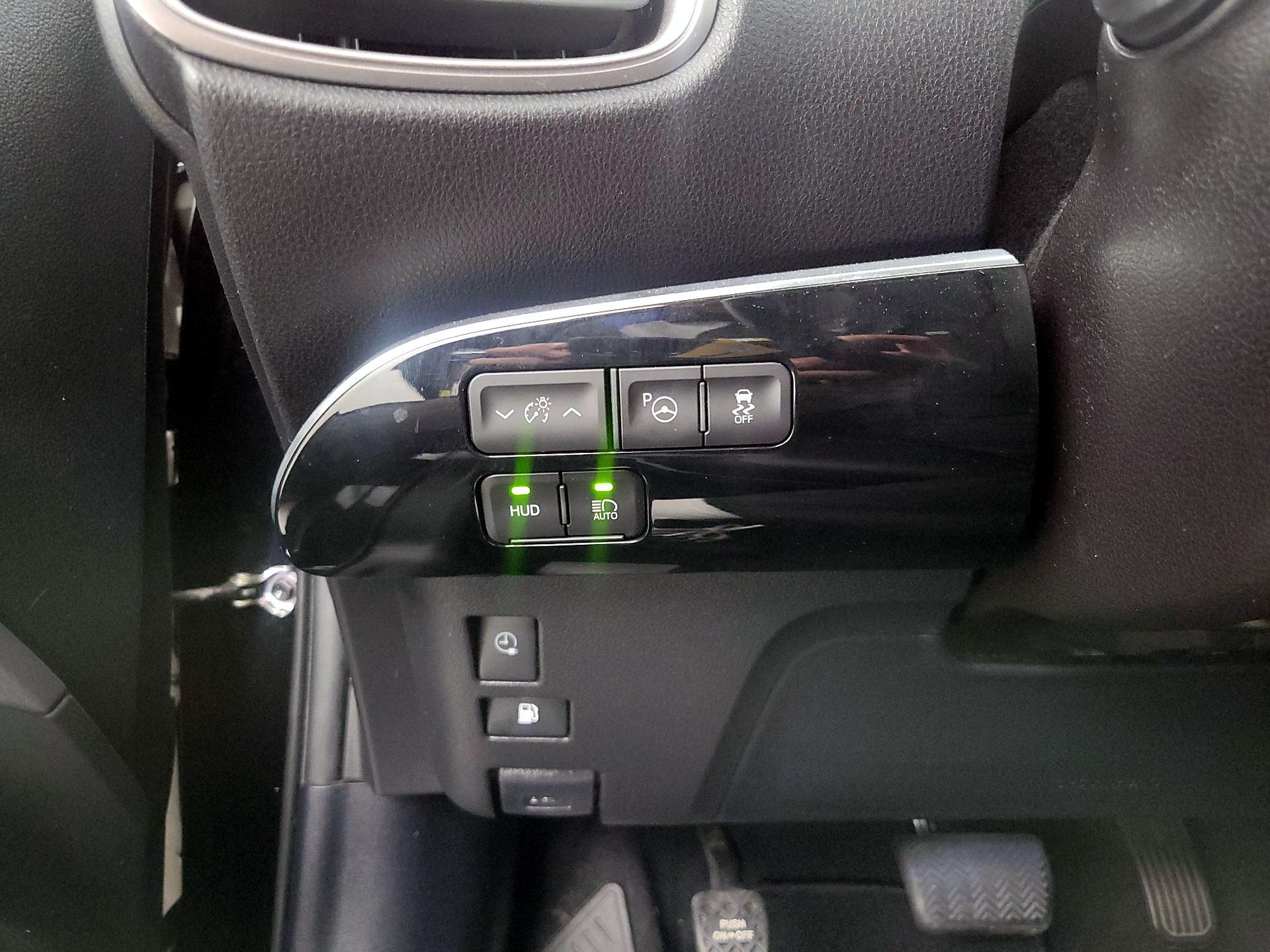 Thumbnail: 2021 Toyota Prius Prime - 13