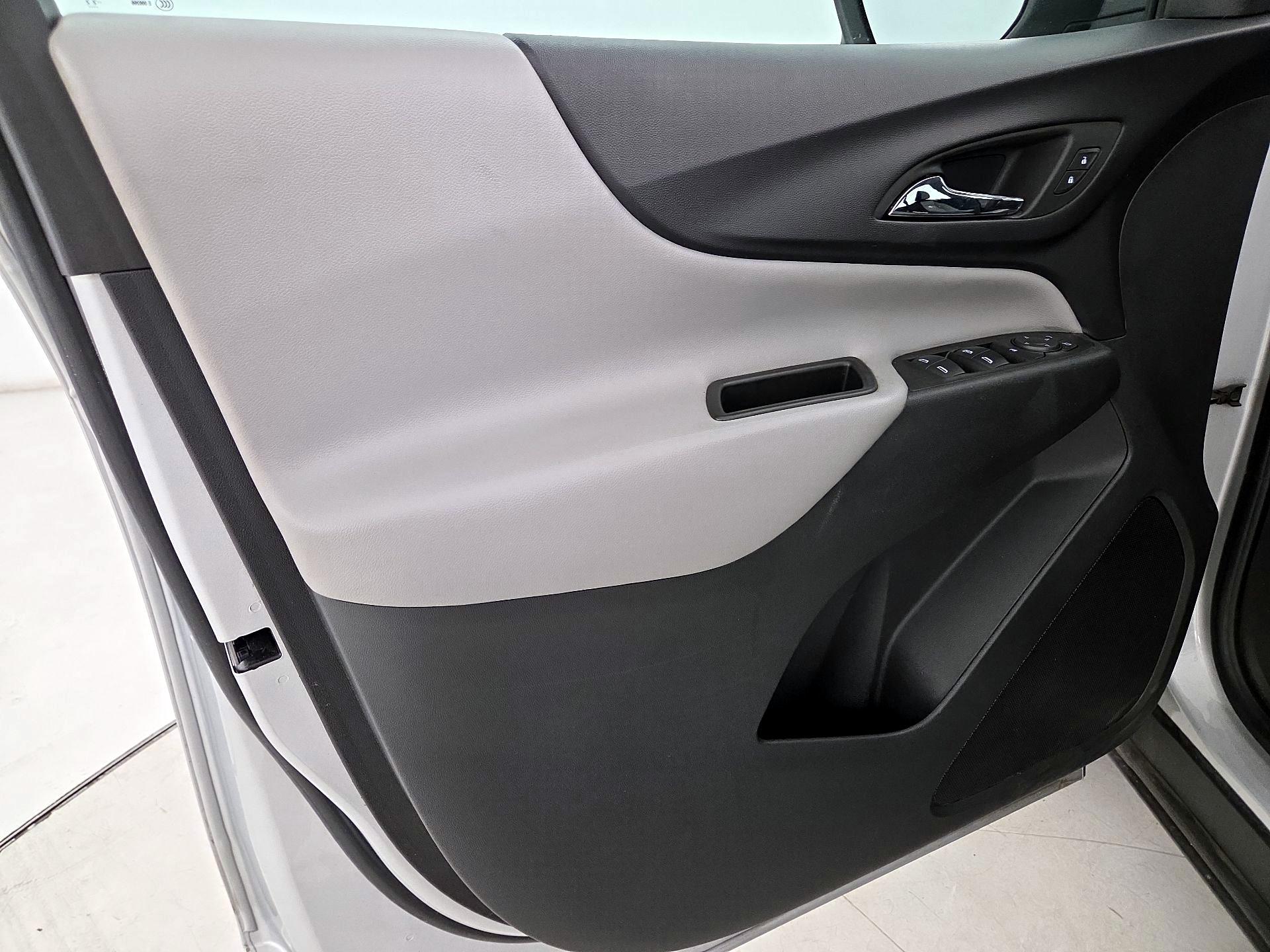 Thumbnail: 2022 Chevrolet Equinox - 12