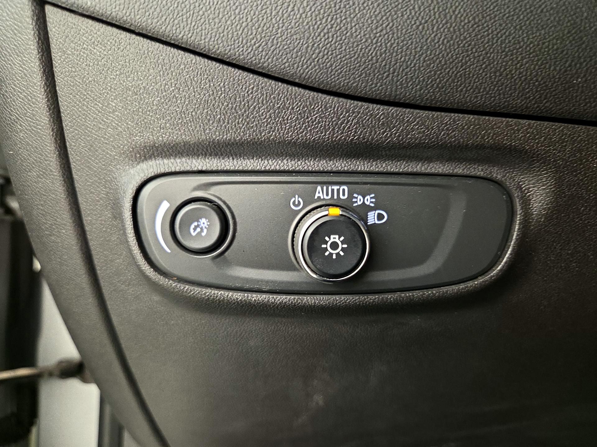 Thumbnail: 2022 Chevrolet Equinox - 13