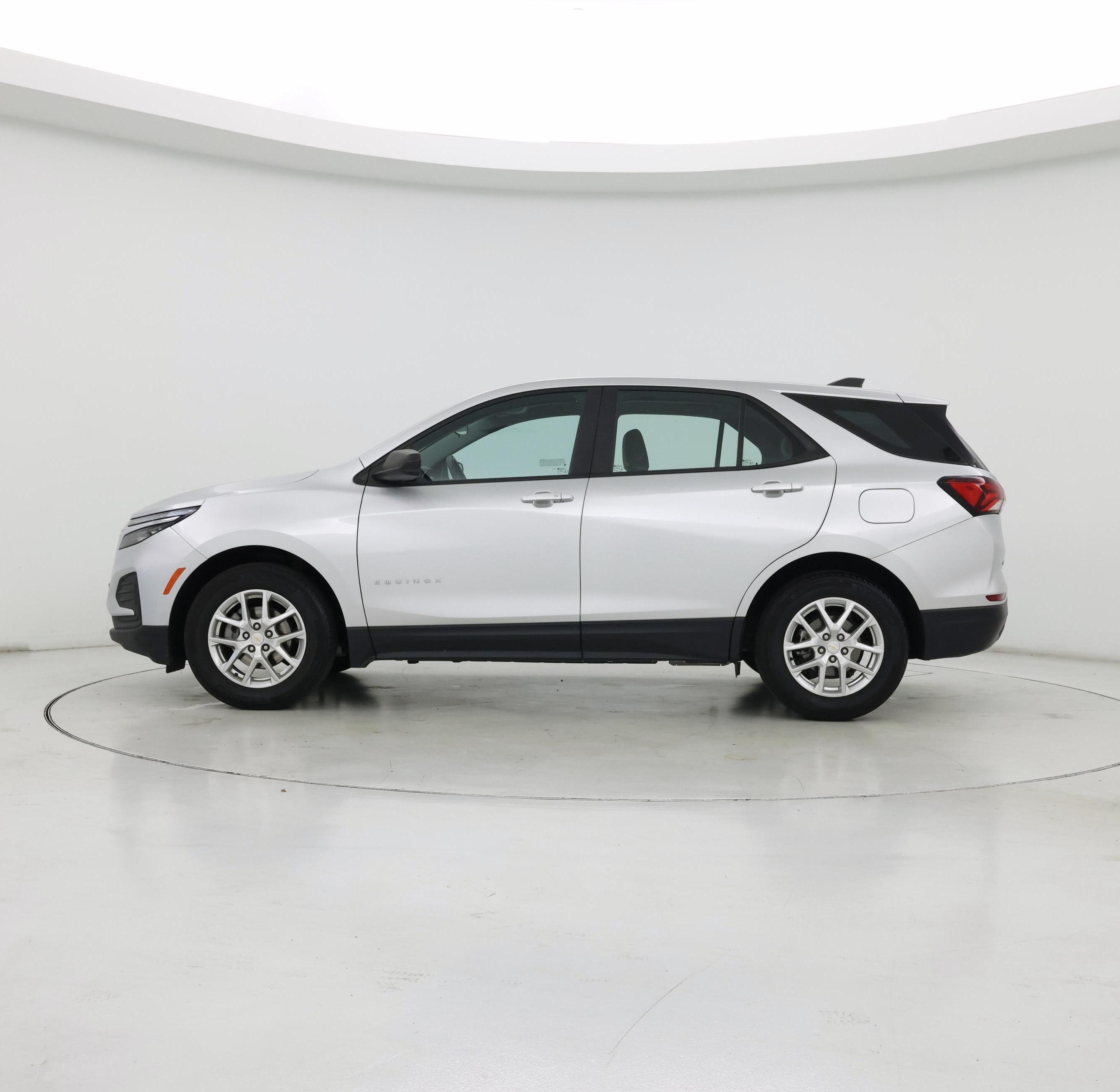 Thumbnail: 2022 Chevrolet Equinox - 3