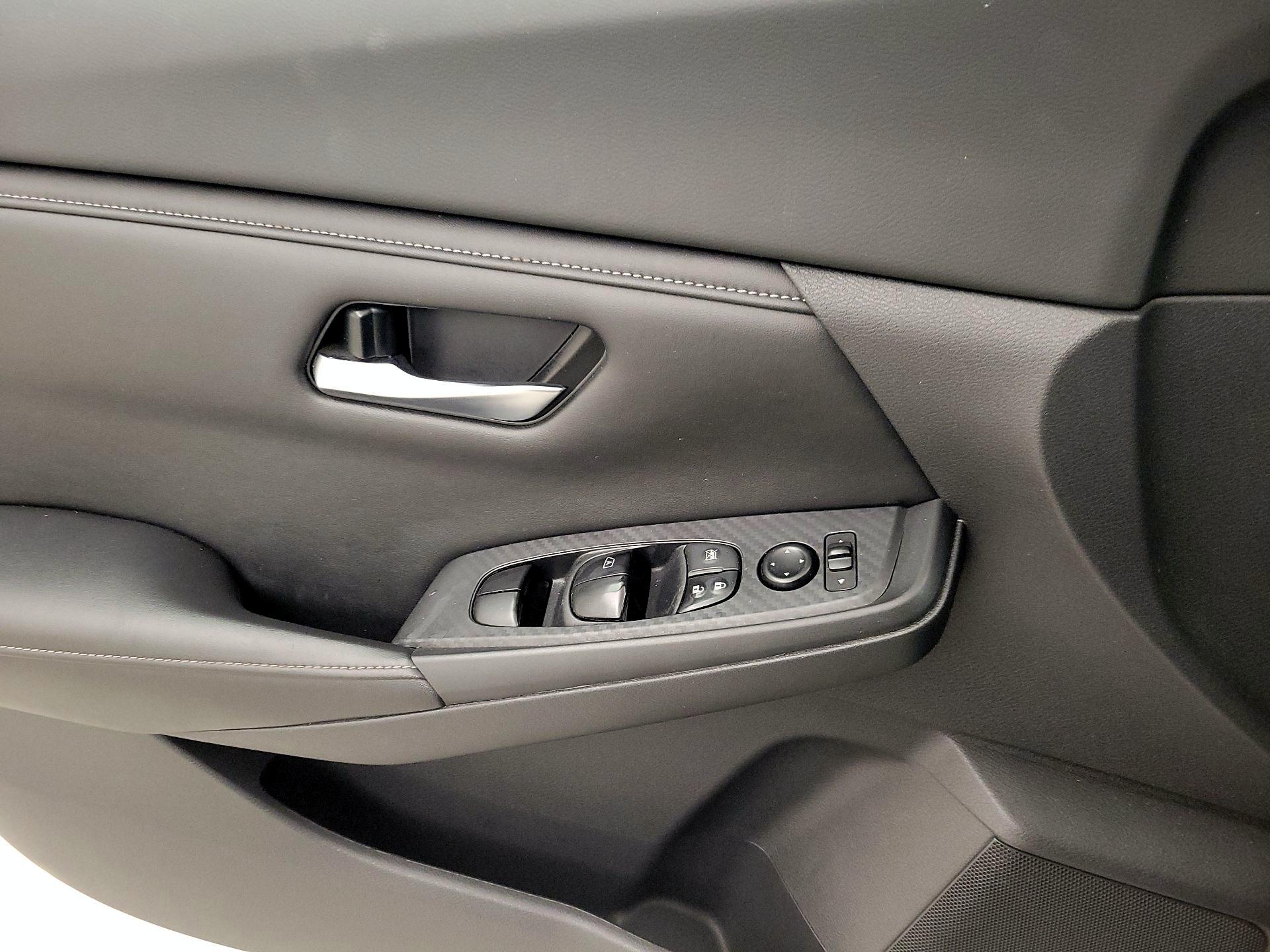 Thumbnail: 2021 Nissan Sentra - 12