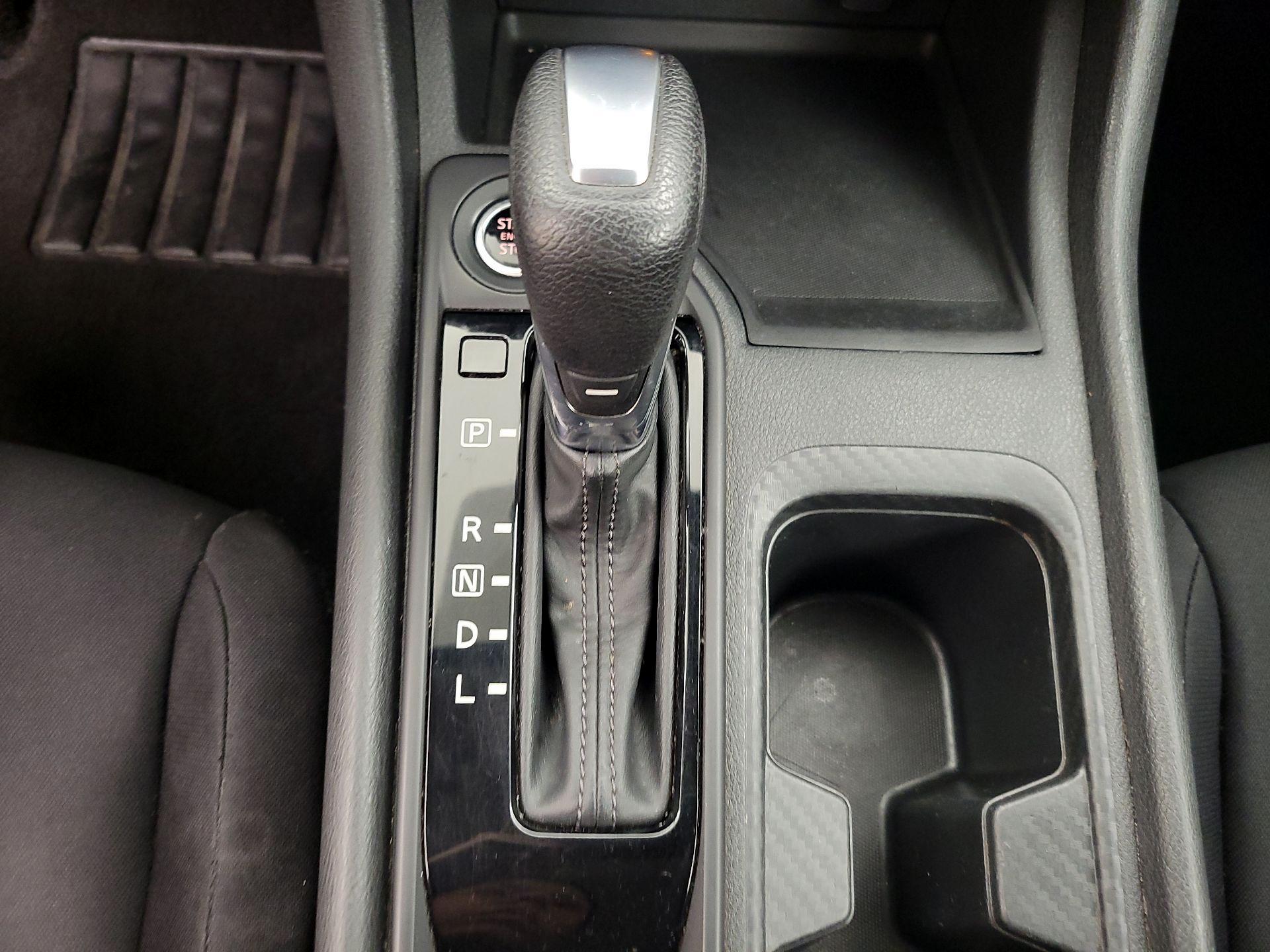 Thumbnail: 2021 Nissan Sentra - 17