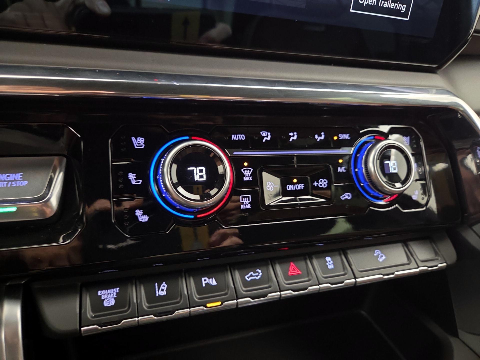 Thumbnail: 2024 GMC Sierra 2500 - 17