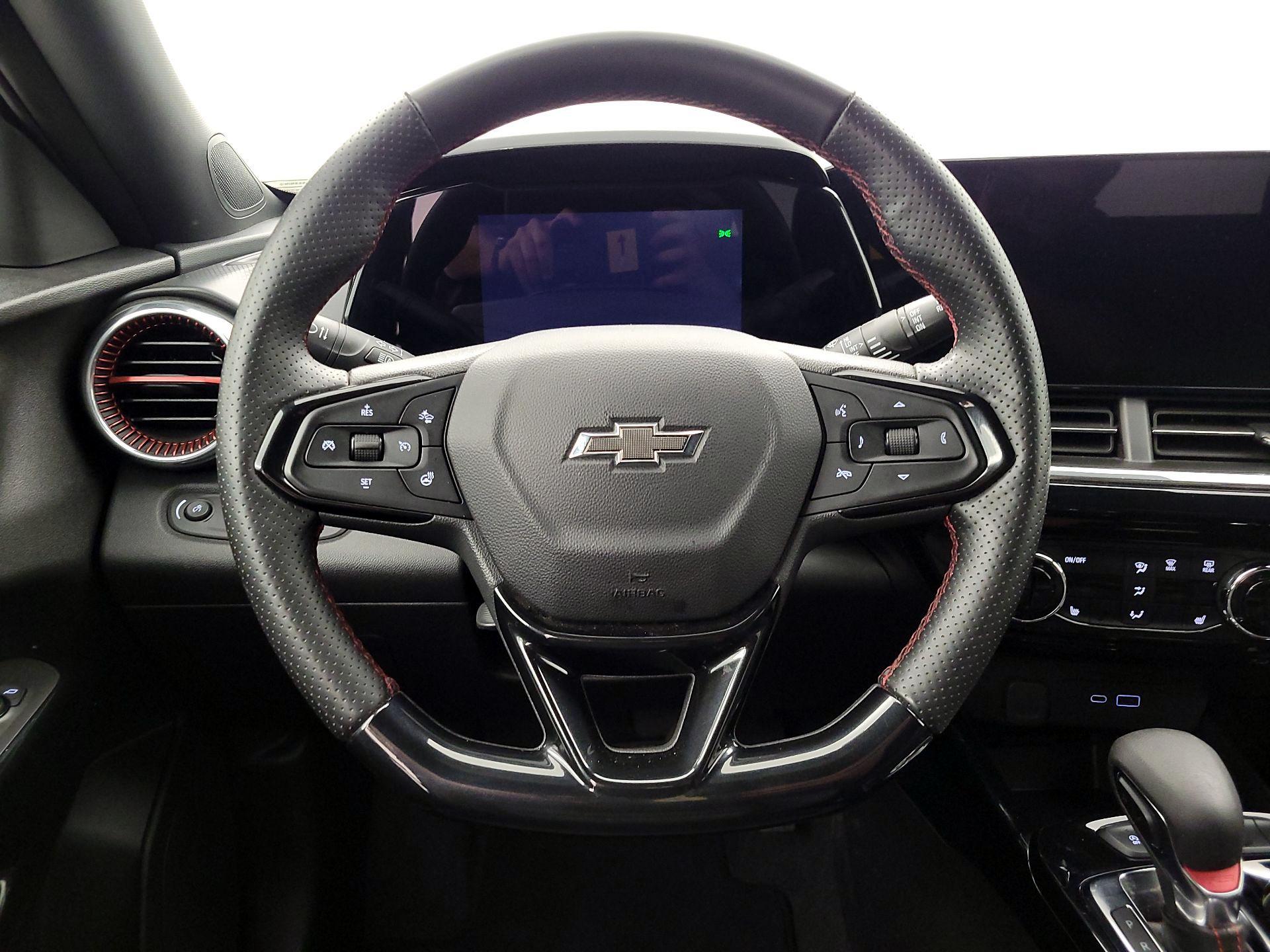 Thumbnail: 2025 Chevrolet Trax - 10