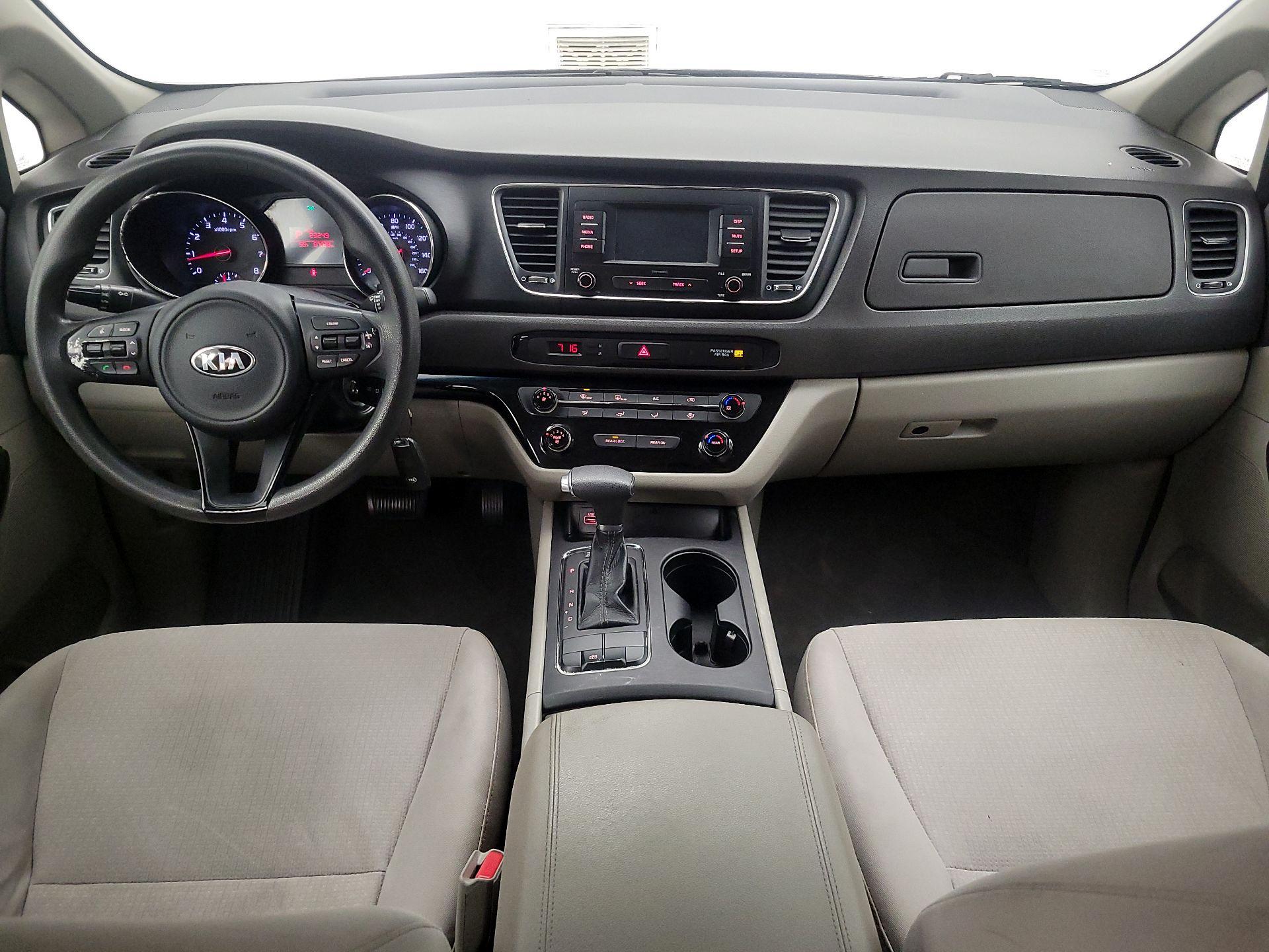 Thumbnail: 2017 Kia Sedona - 9