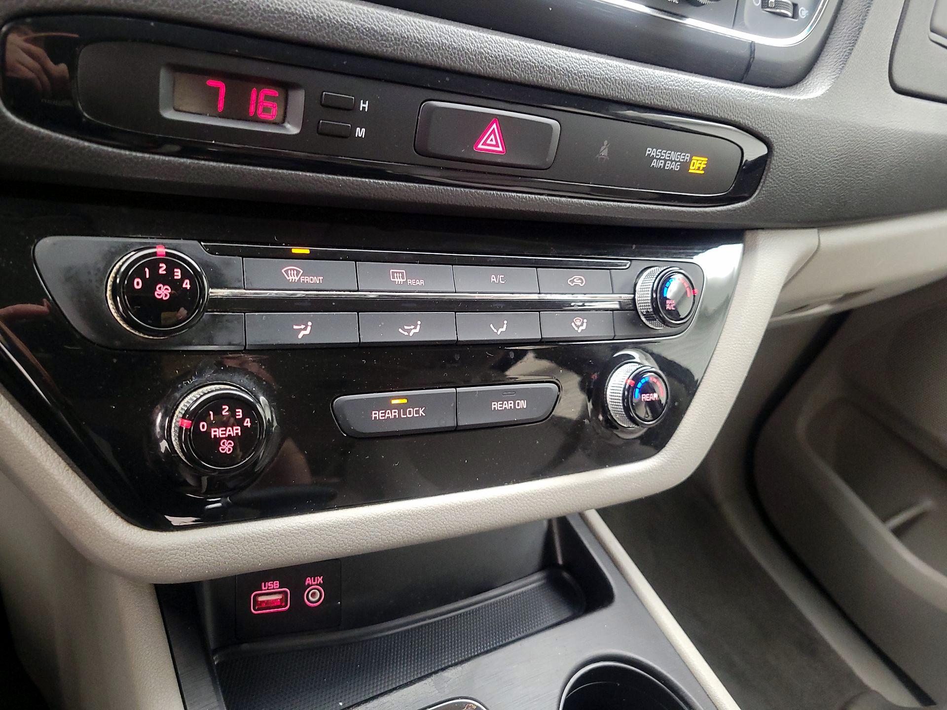 Thumbnail: 2017 Kia Sedona - 16