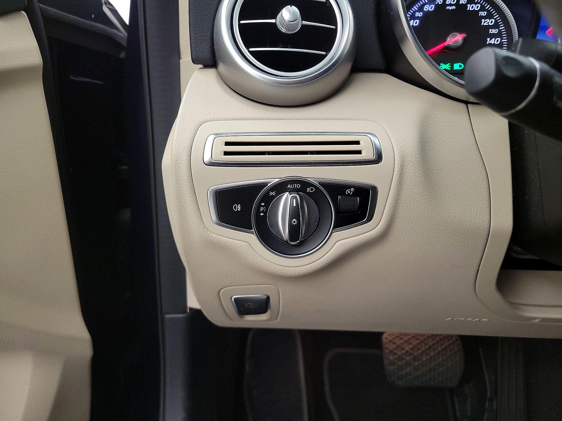 Thumbnail: 2018 Mercedes-Benz C-Class - 13