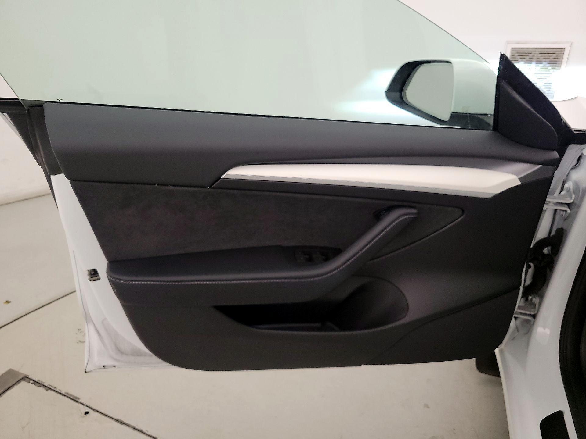 Thumbnail: 2023 Tesla Model 3 - 12