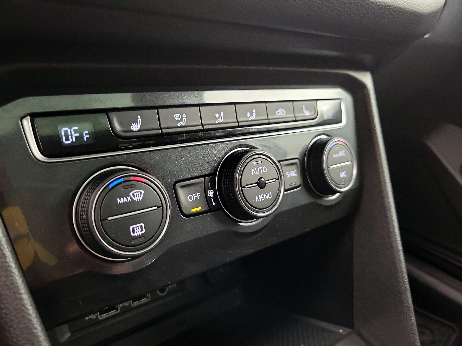 Thumbnail: 2019 Volkswagen Tiguan - 16