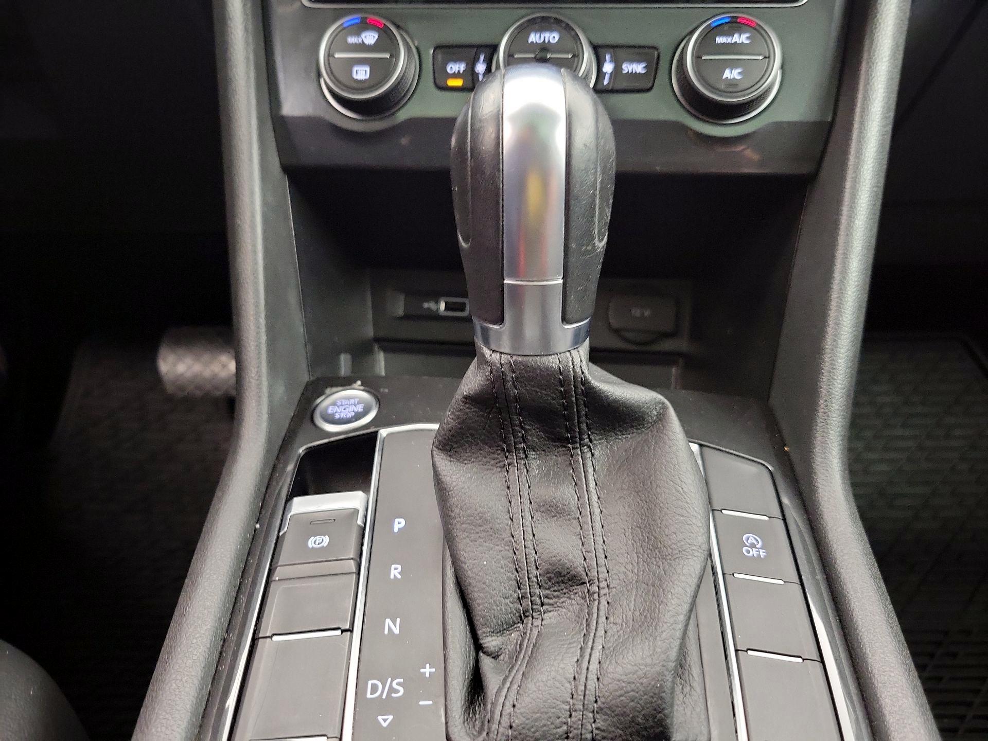 Thumbnail: 2019 Volkswagen Tiguan - 17