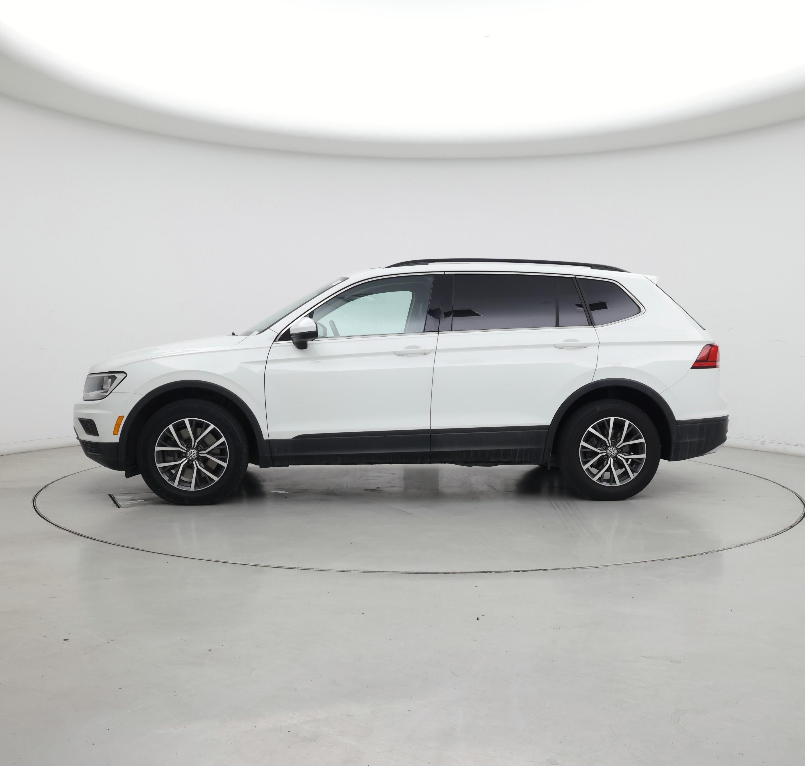 Thumbnail: 2019 Volkswagen Tiguan - 3
