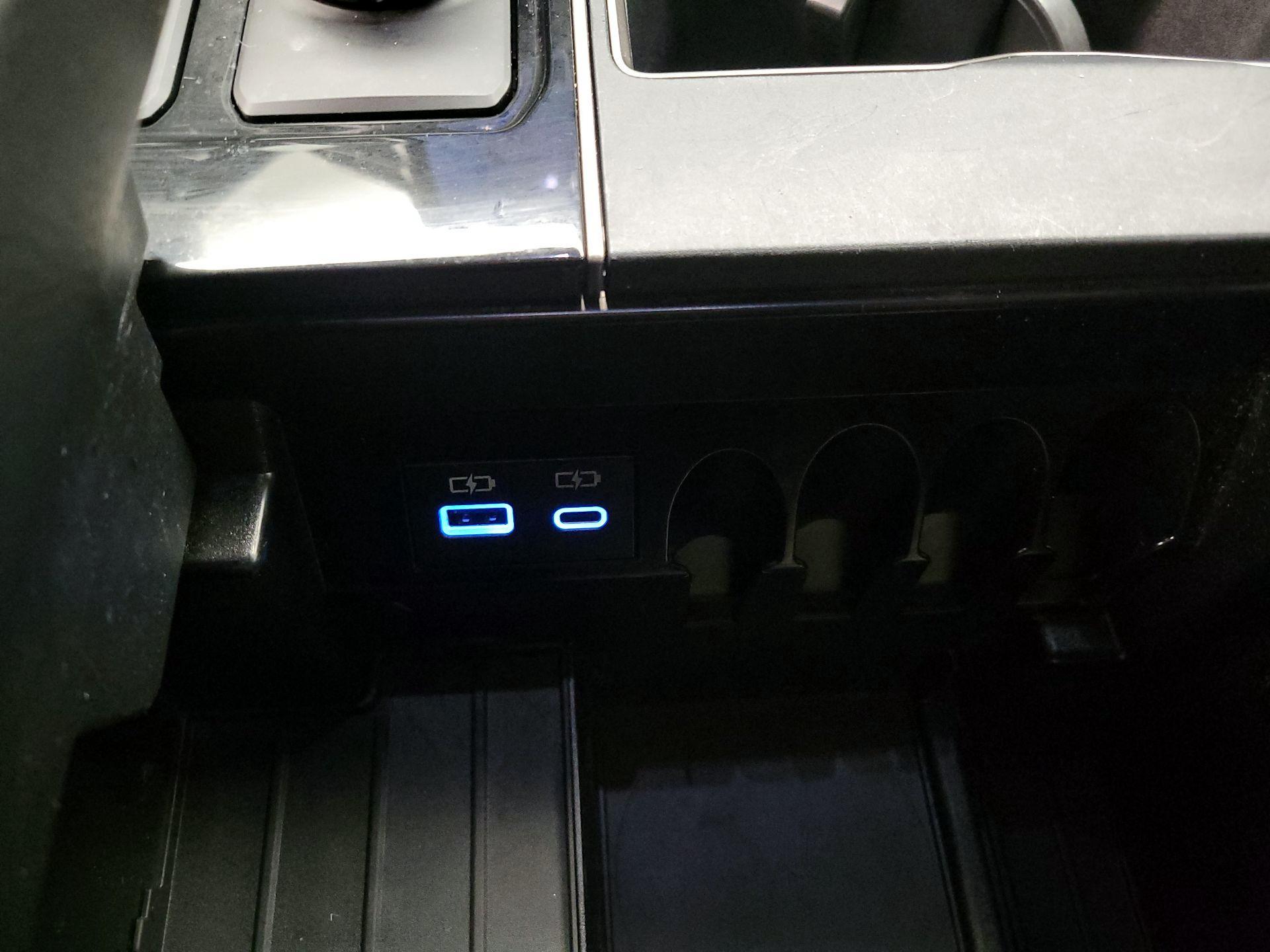 Thumbnail: 2024 Toyota Tundra - 18