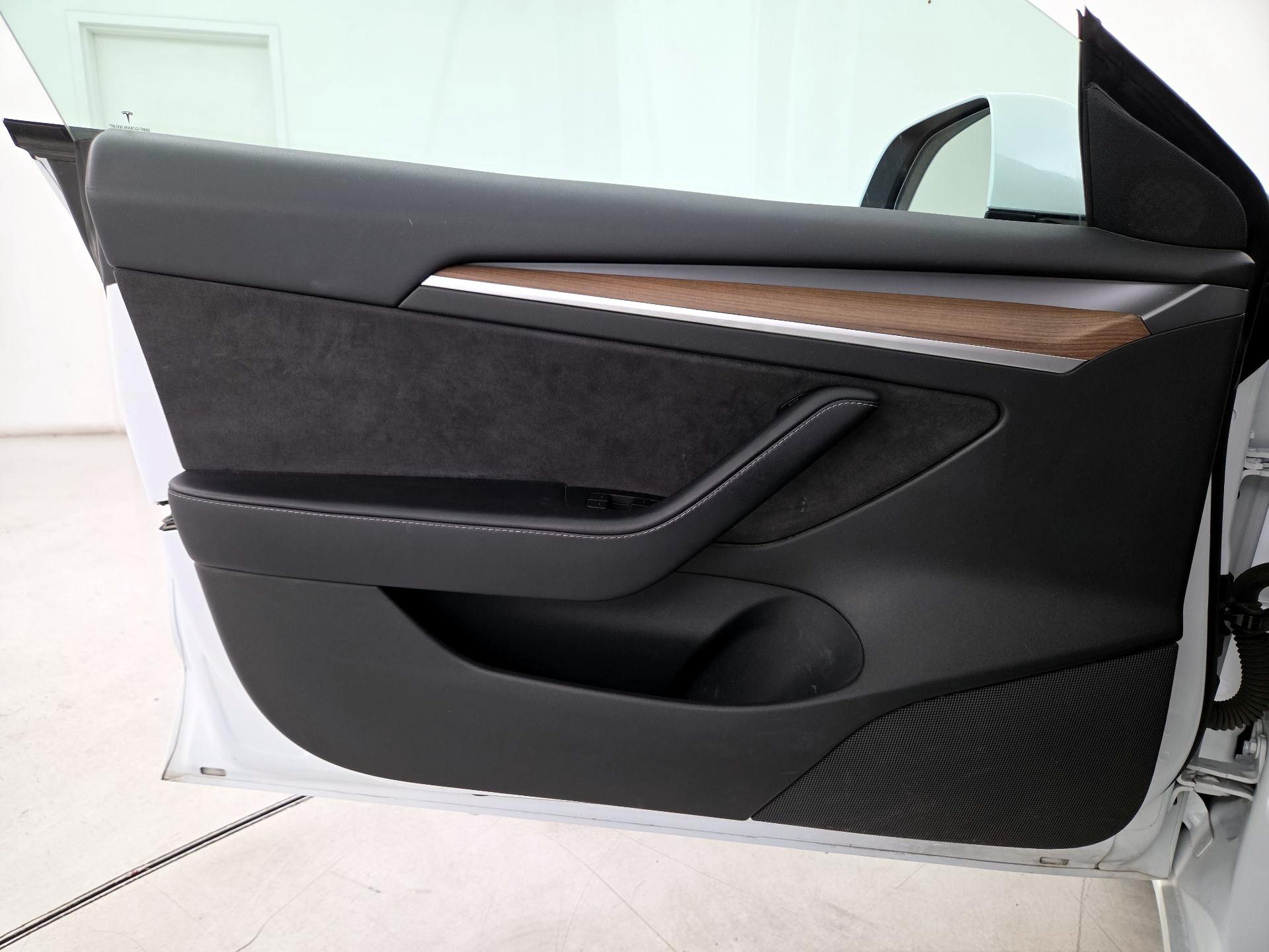 Thumbnail: 2022 Tesla Model 3 - 12