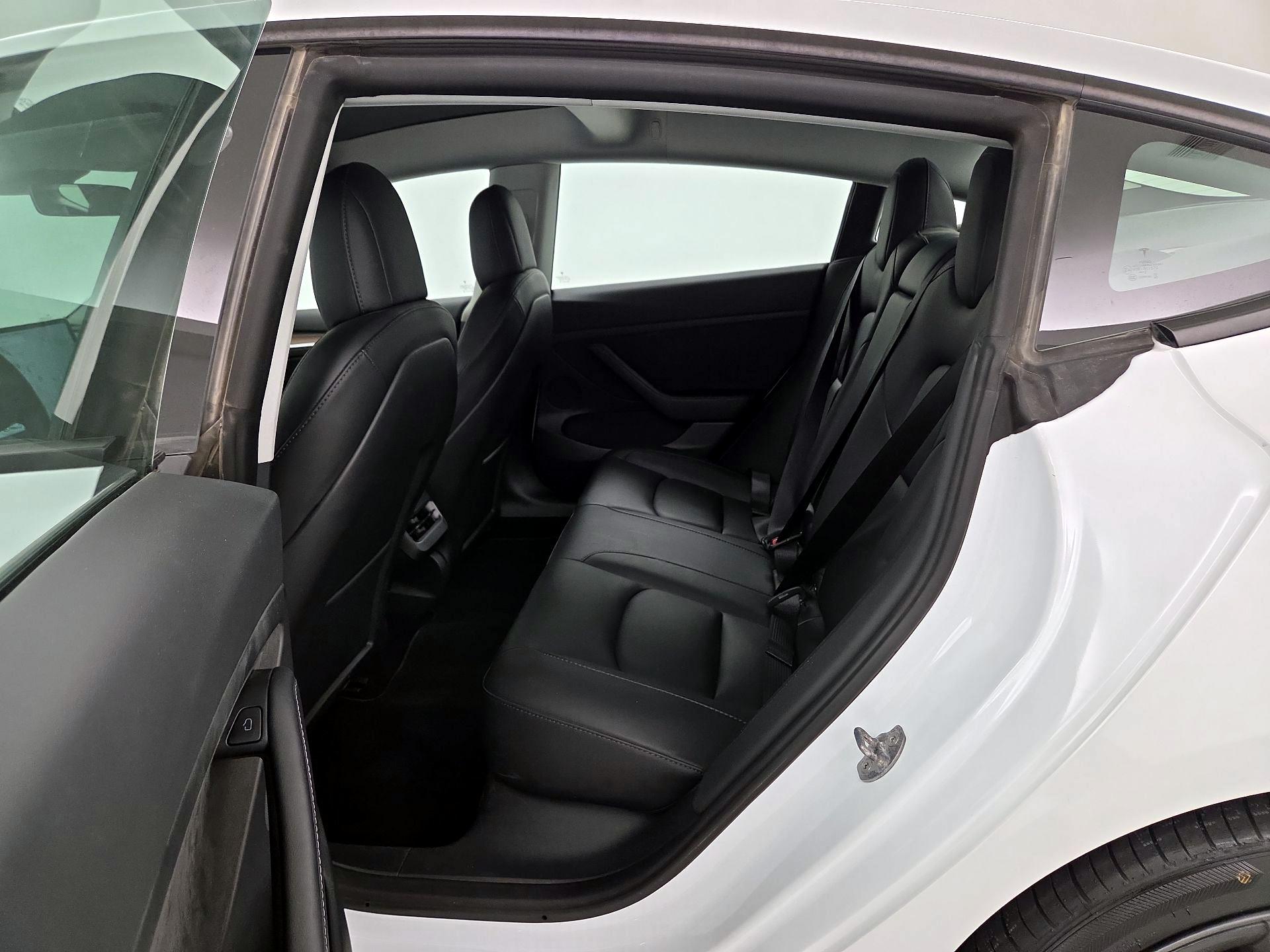 Thumbnail: 2022 Tesla Model 3 - 19