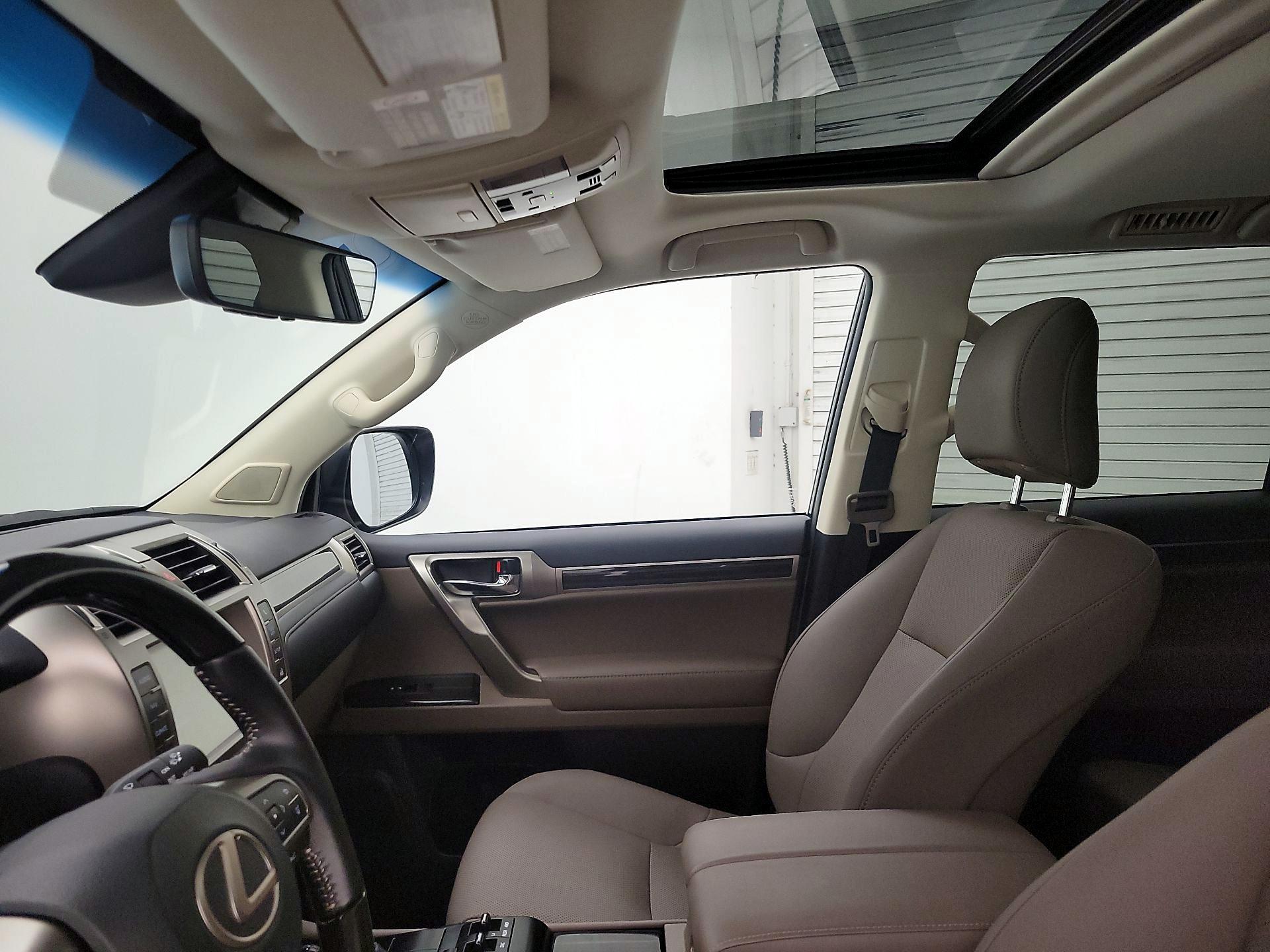 Thumbnail: 2021 Lexus GX - 18