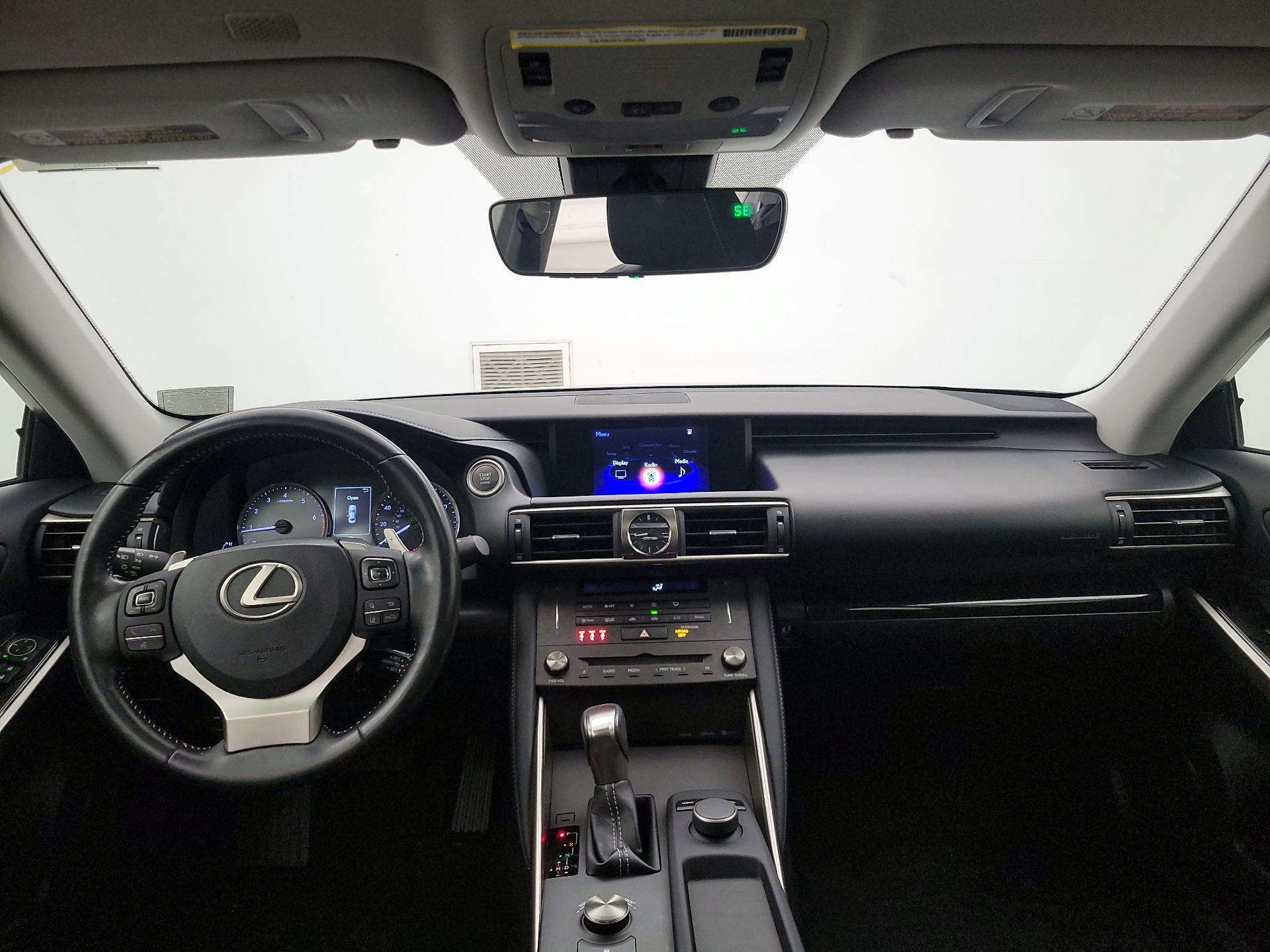 Thumbnail: 2019 Lexus IS - 9