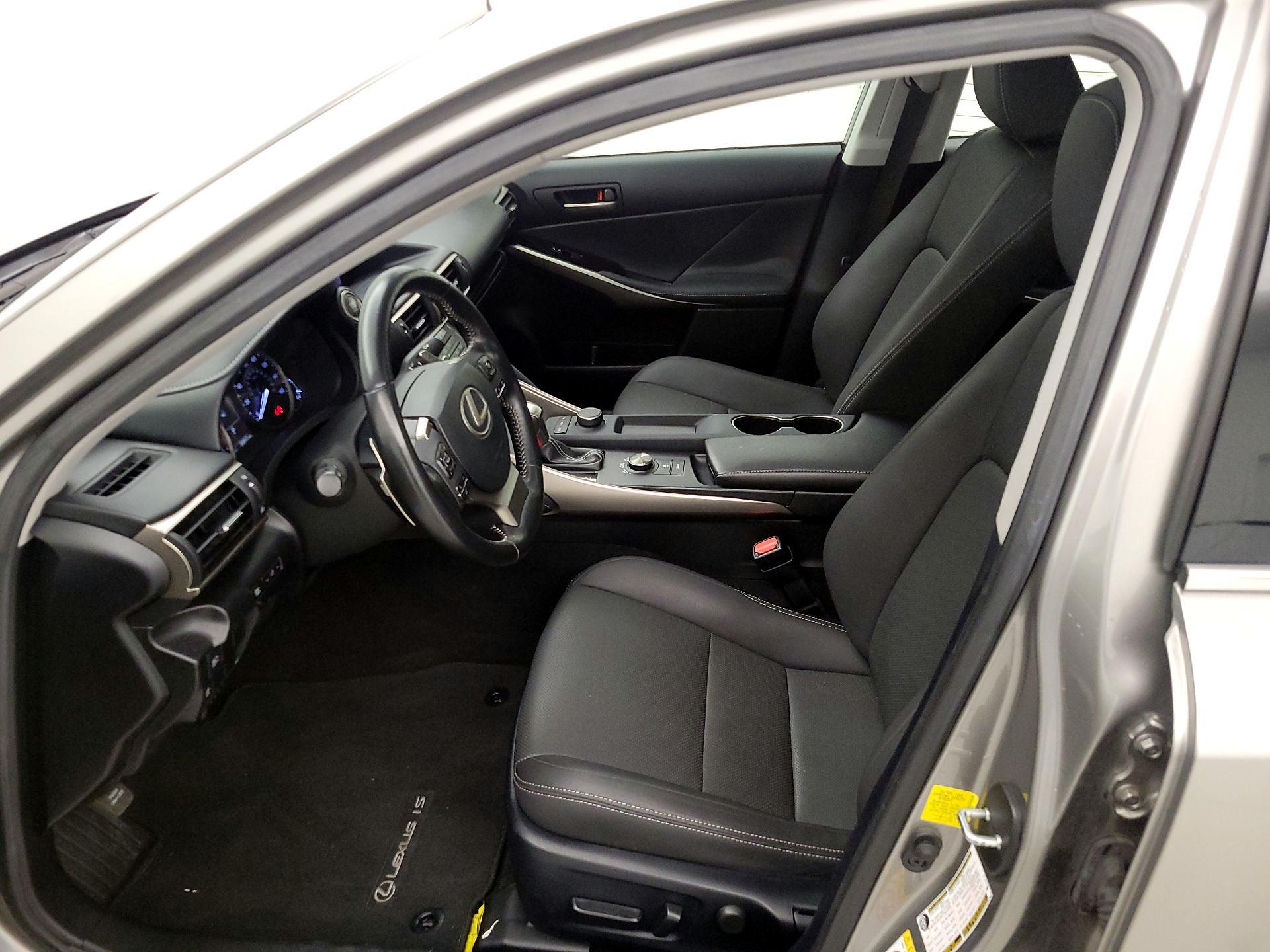 Thumbnail: 2019 Lexus IS - 11