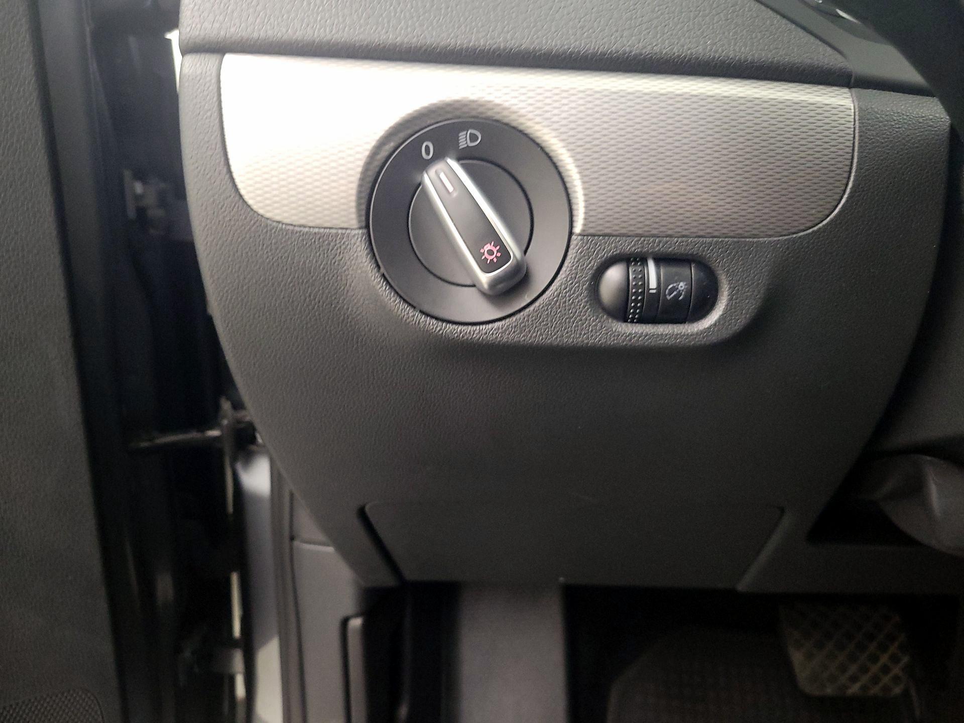 Thumbnail: 2017 Volkswagen Jetta - 13