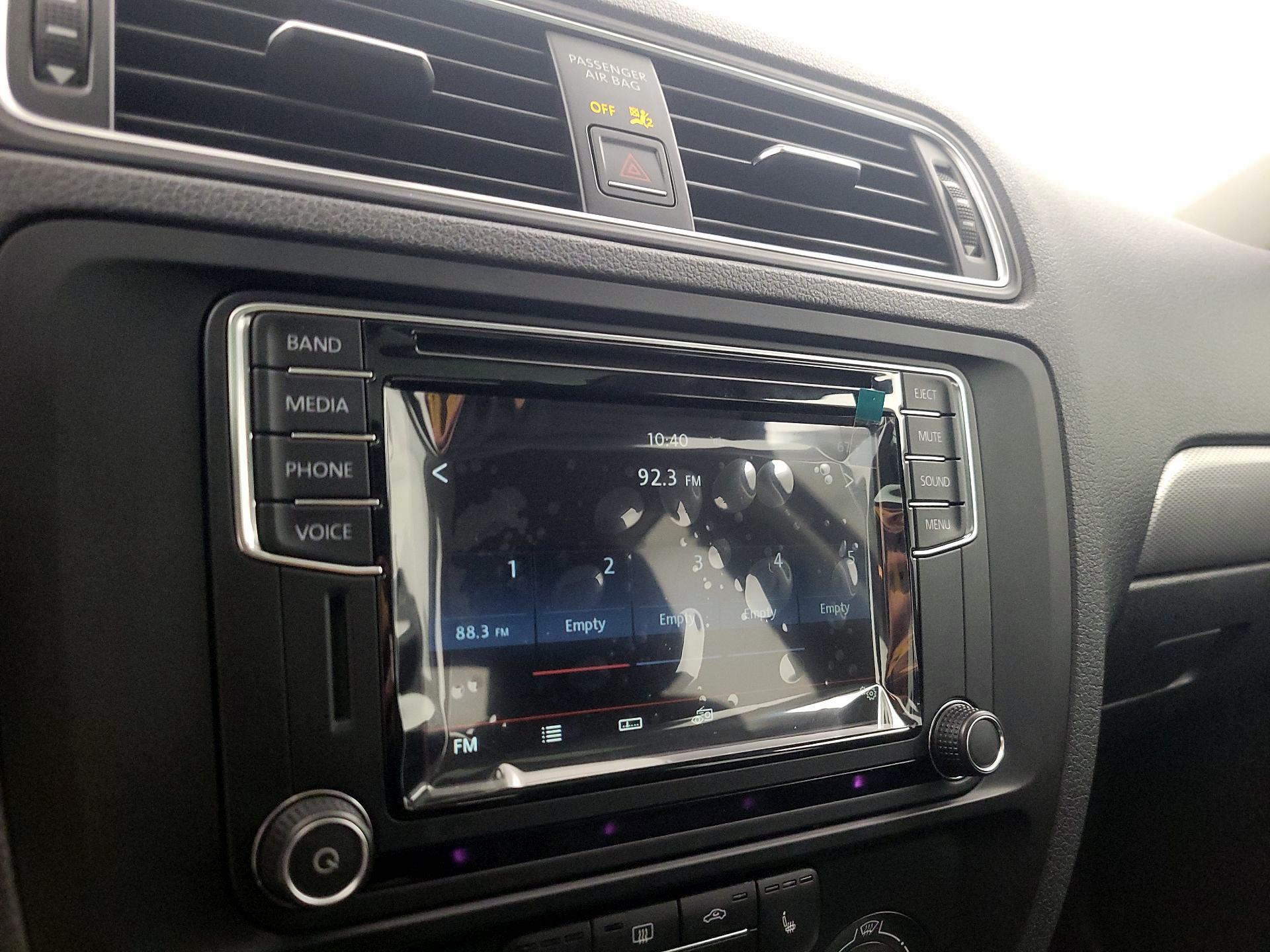 Thumbnail: 2017 Volkswagen Jetta - 15