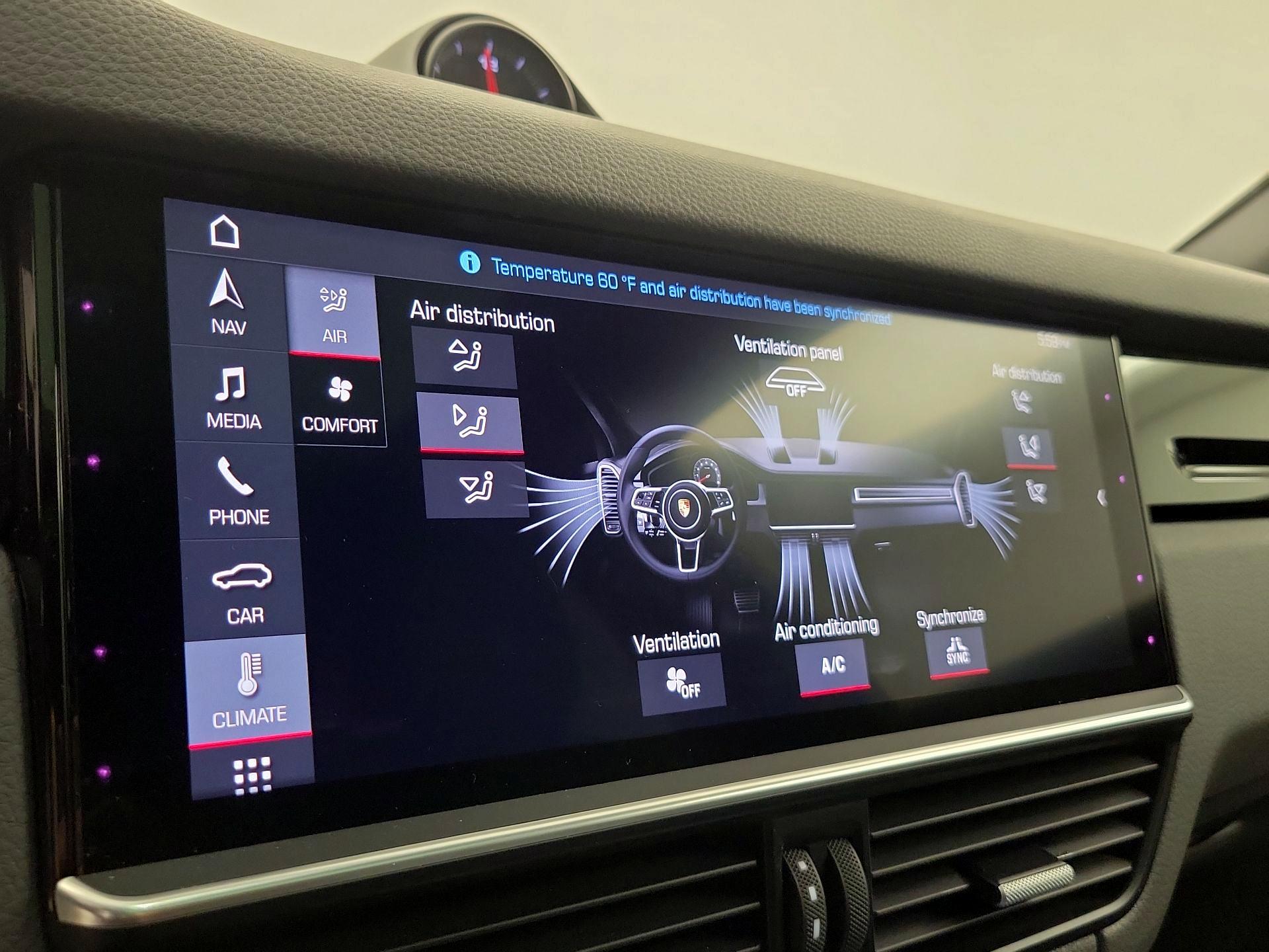 Thumbnail: 2019 Porsche Cayenne - 17