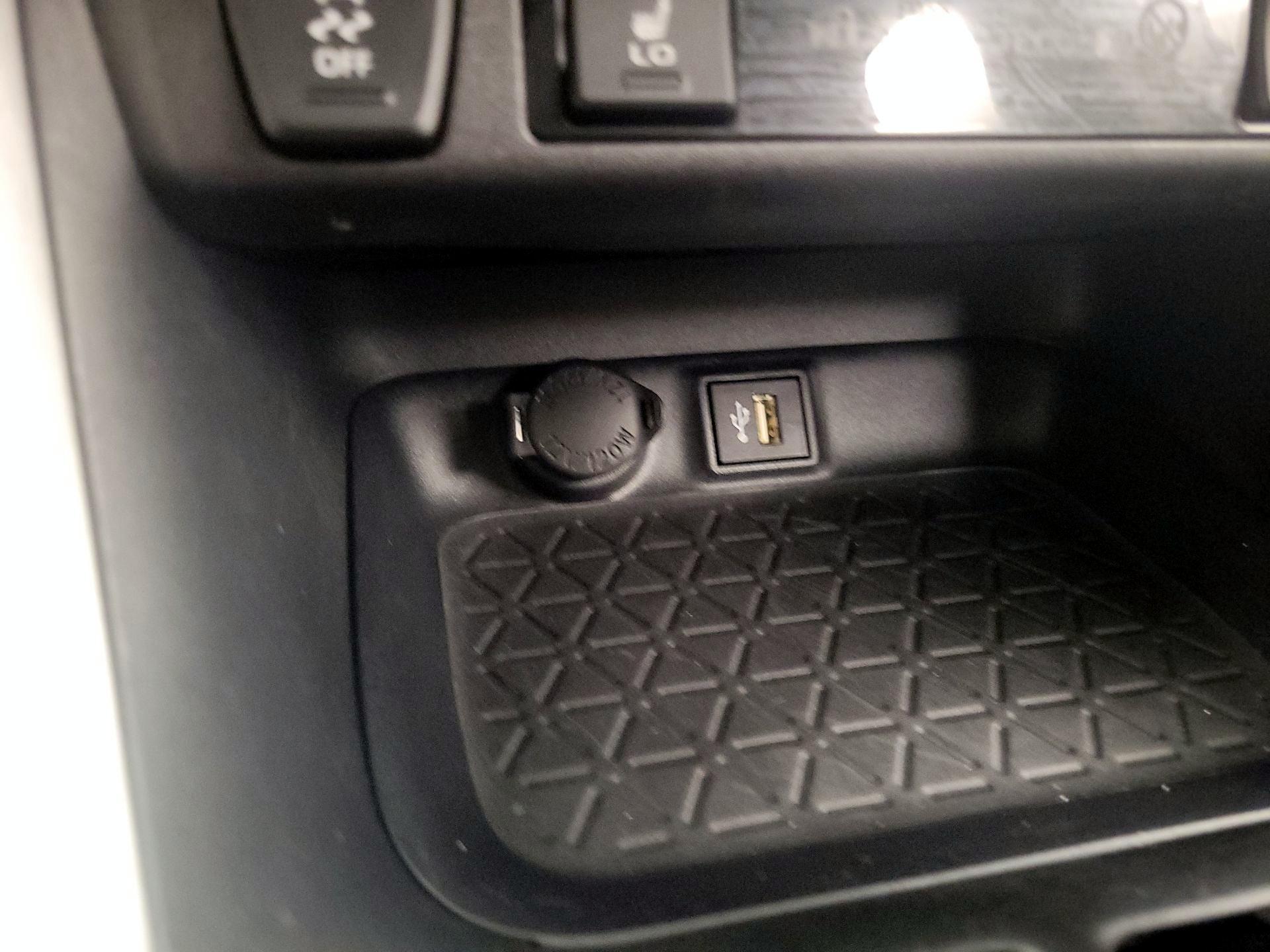 Thumbnail: 2025 Toyota RAV4 - 18