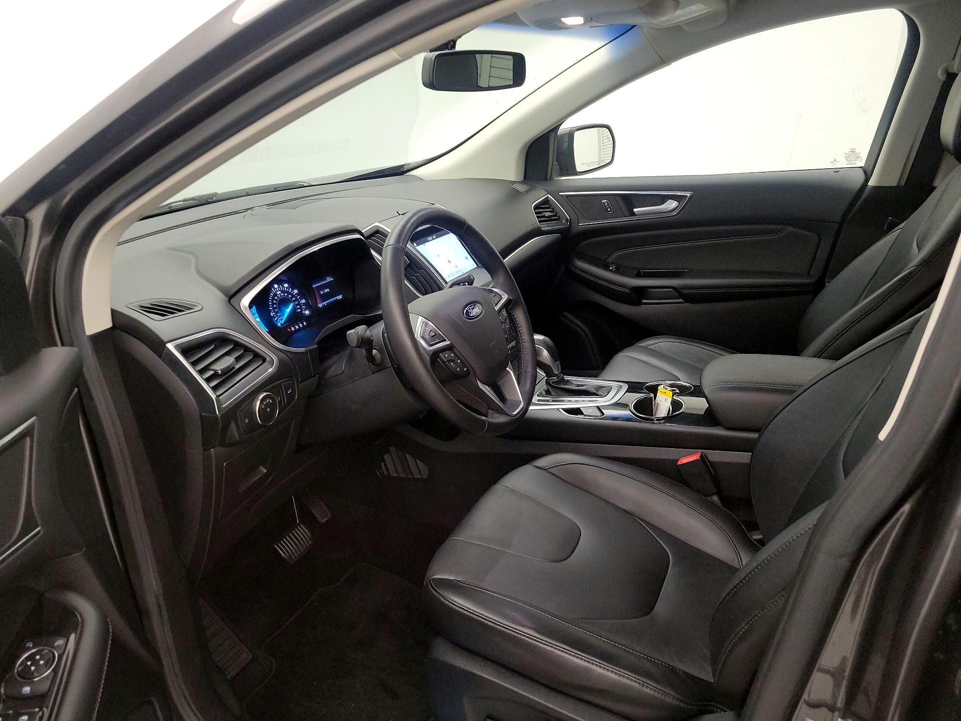 Thumbnail: 2016 Ford Edge - 11