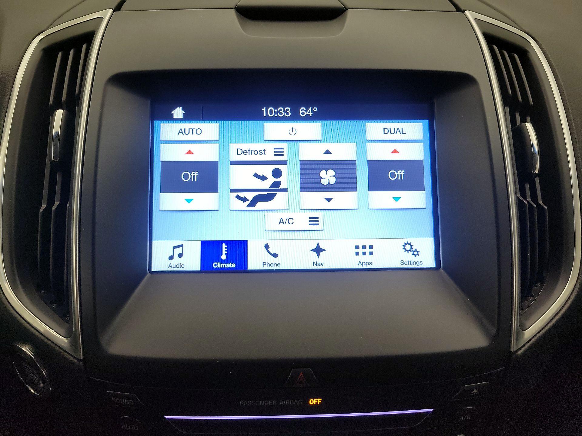 Thumbnail: 2016 Ford Edge - 17