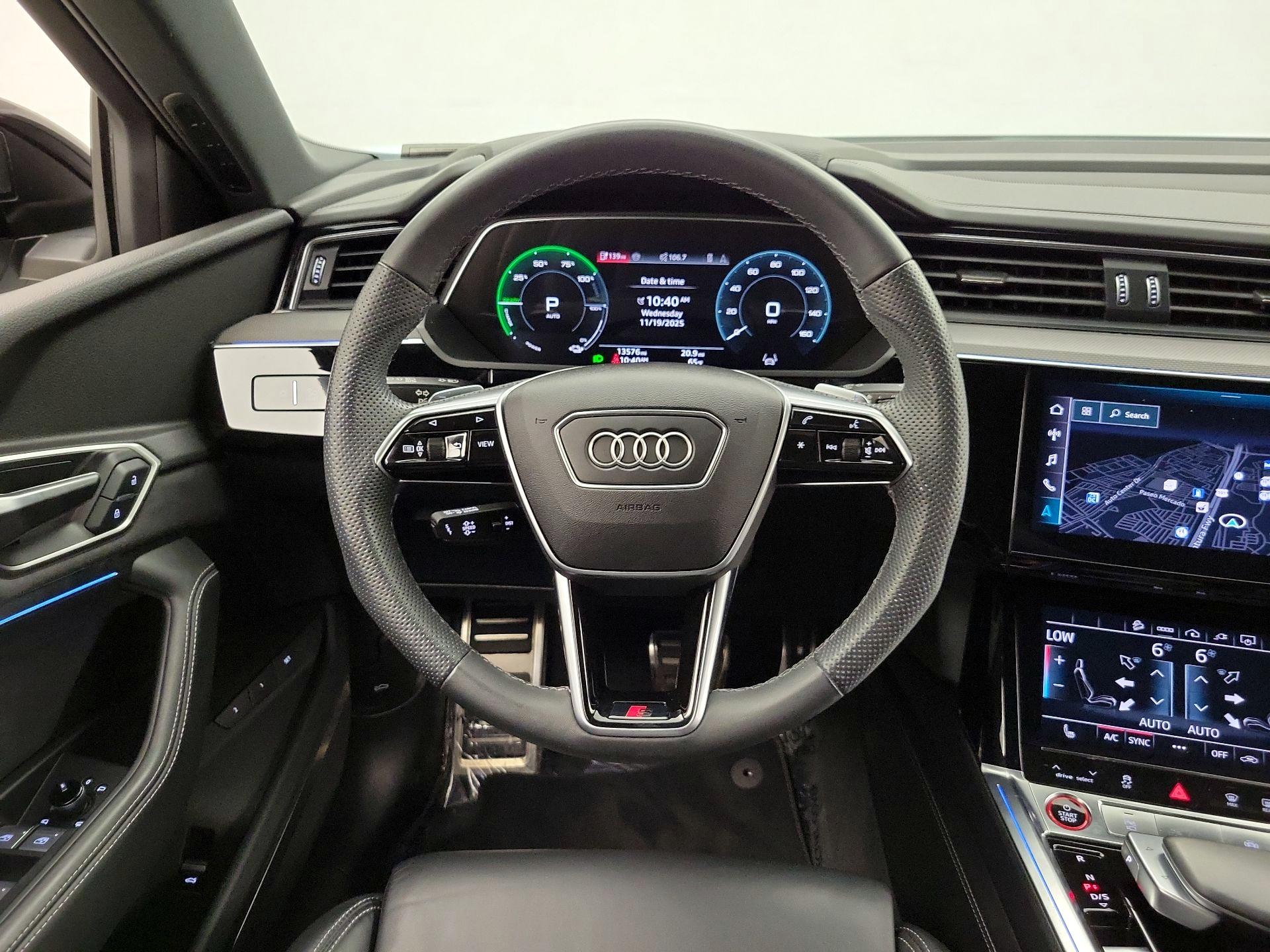 Thumbnail: 2024 Audi SQ8 e-tron - 10