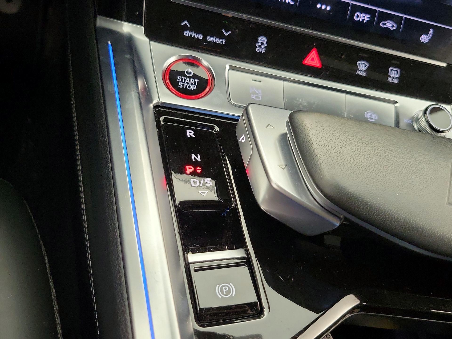 Thumbnail: 2024 Audi SQ8 e-tron - 18