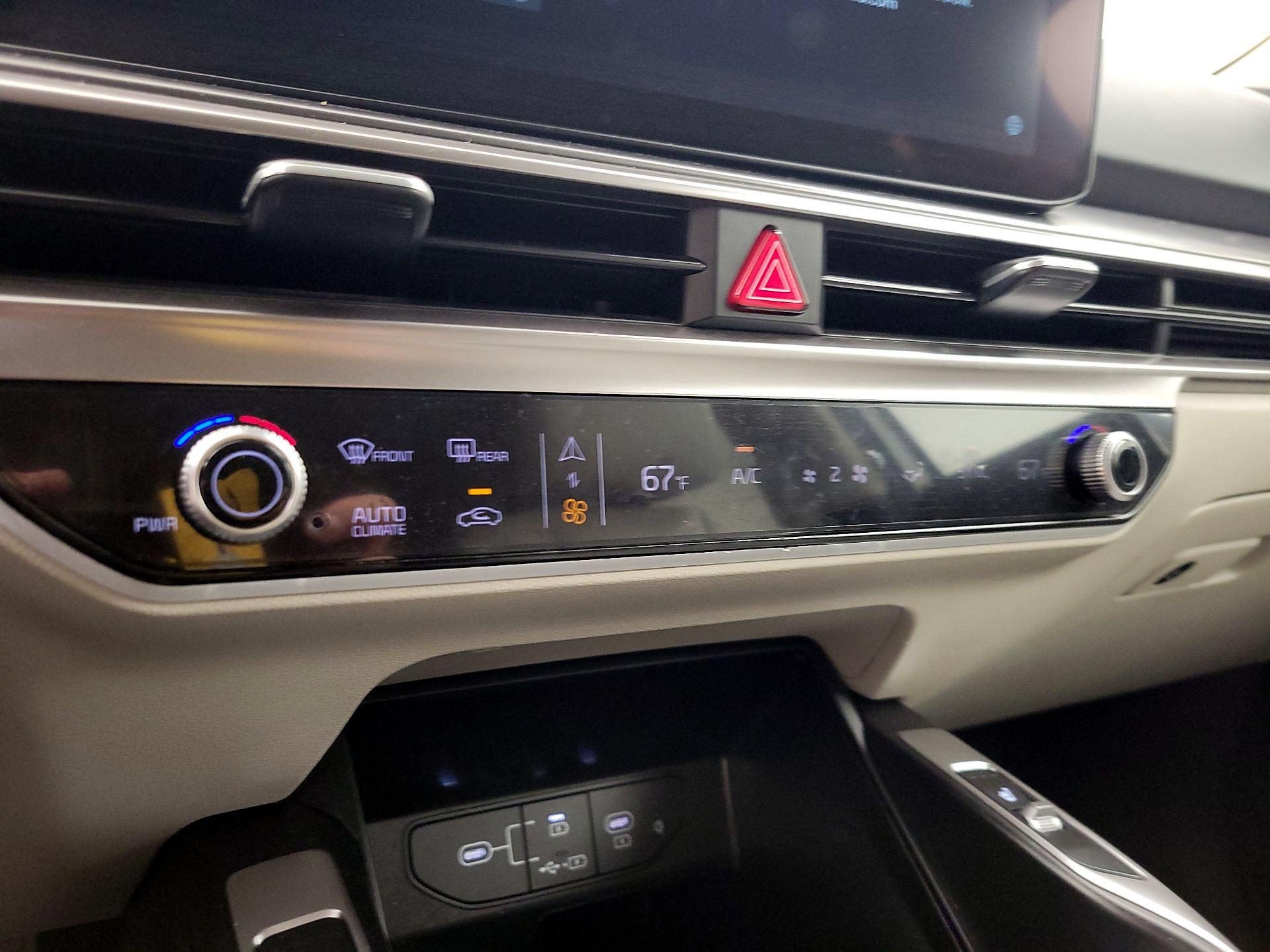 Thumbnail: 2024 Kia Sorento - 16