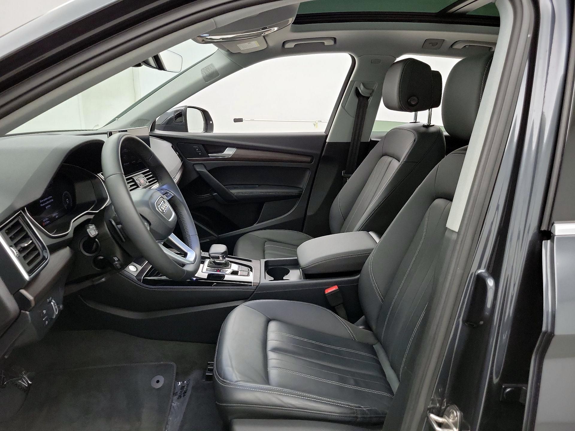 Thumbnail: 2023 Audi Q5 - 11